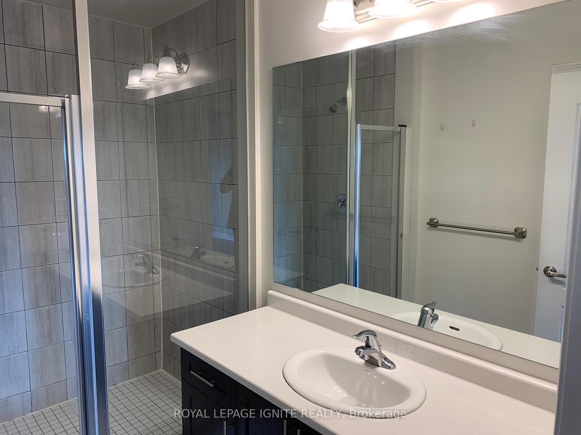 7 B Luzon Avenue photo 7