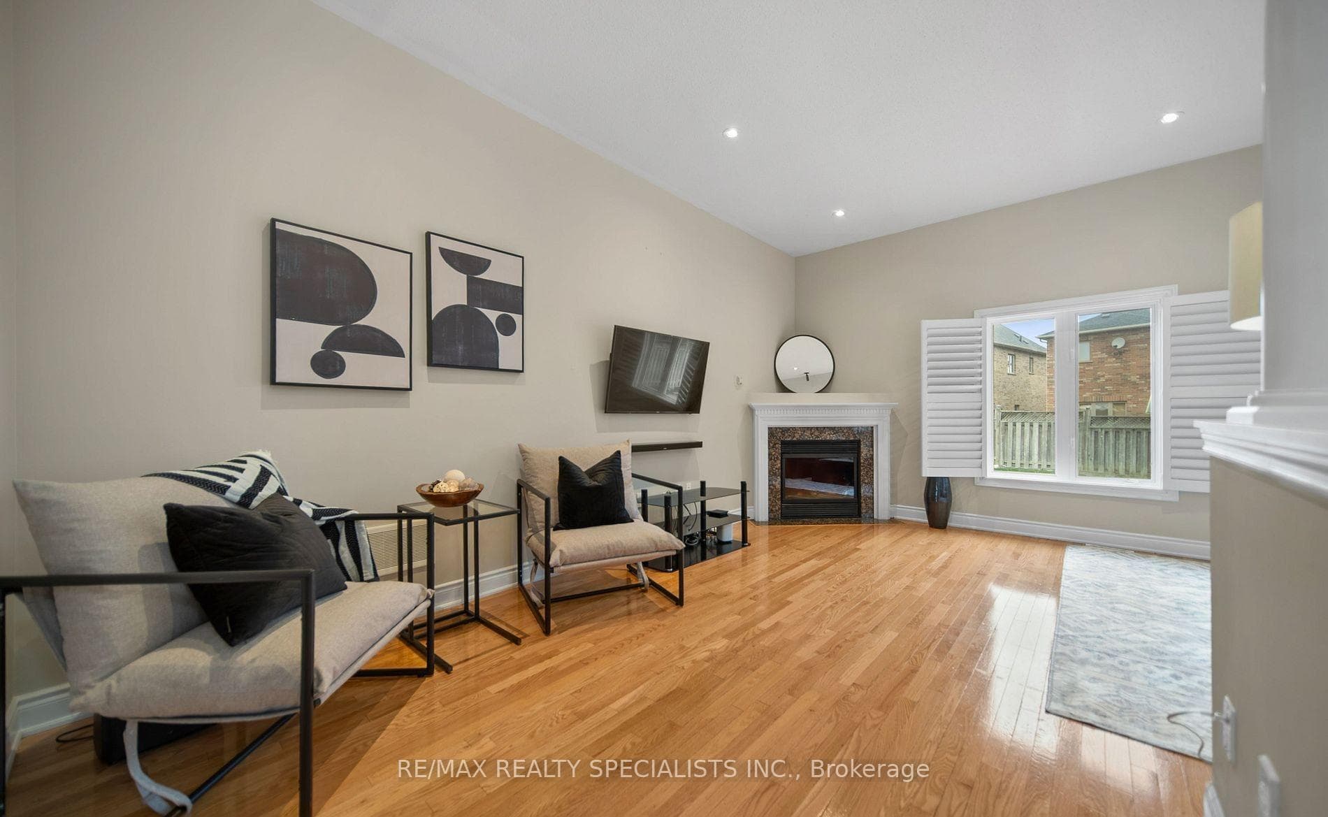 31 Saint Hubert Drive photo 11