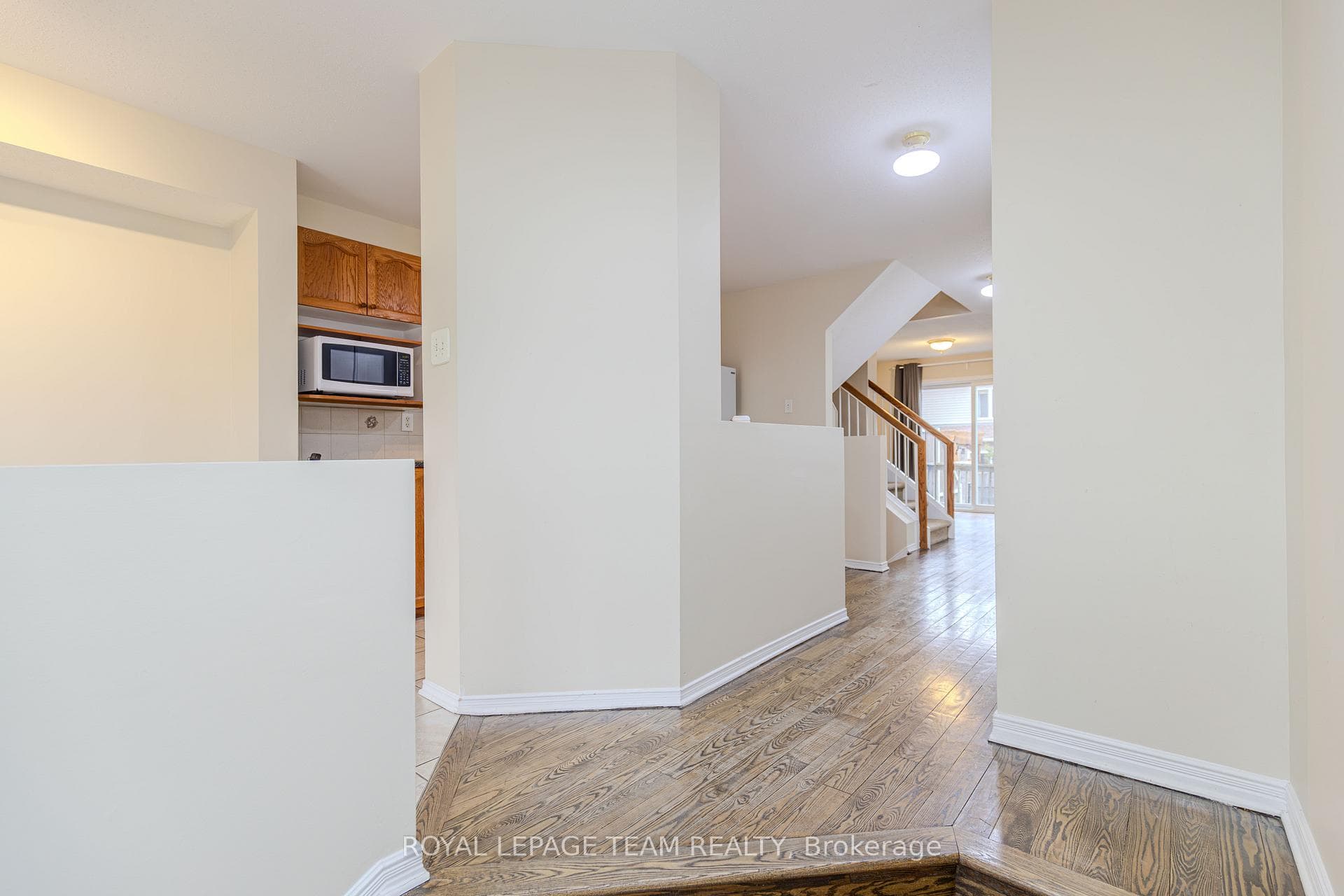 263 Cresthaven Drive photo 5