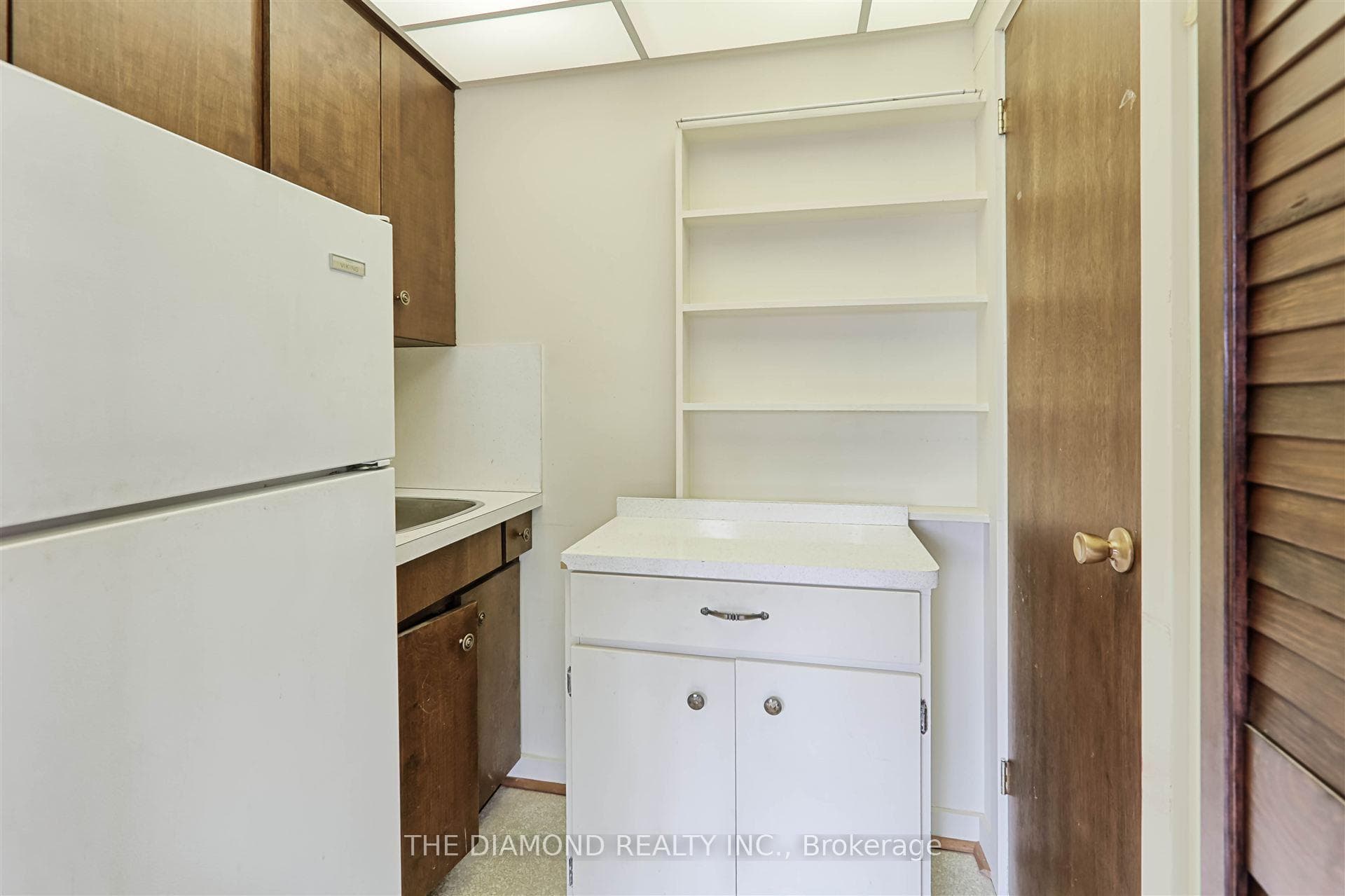 4670 Dundas Street photo 14