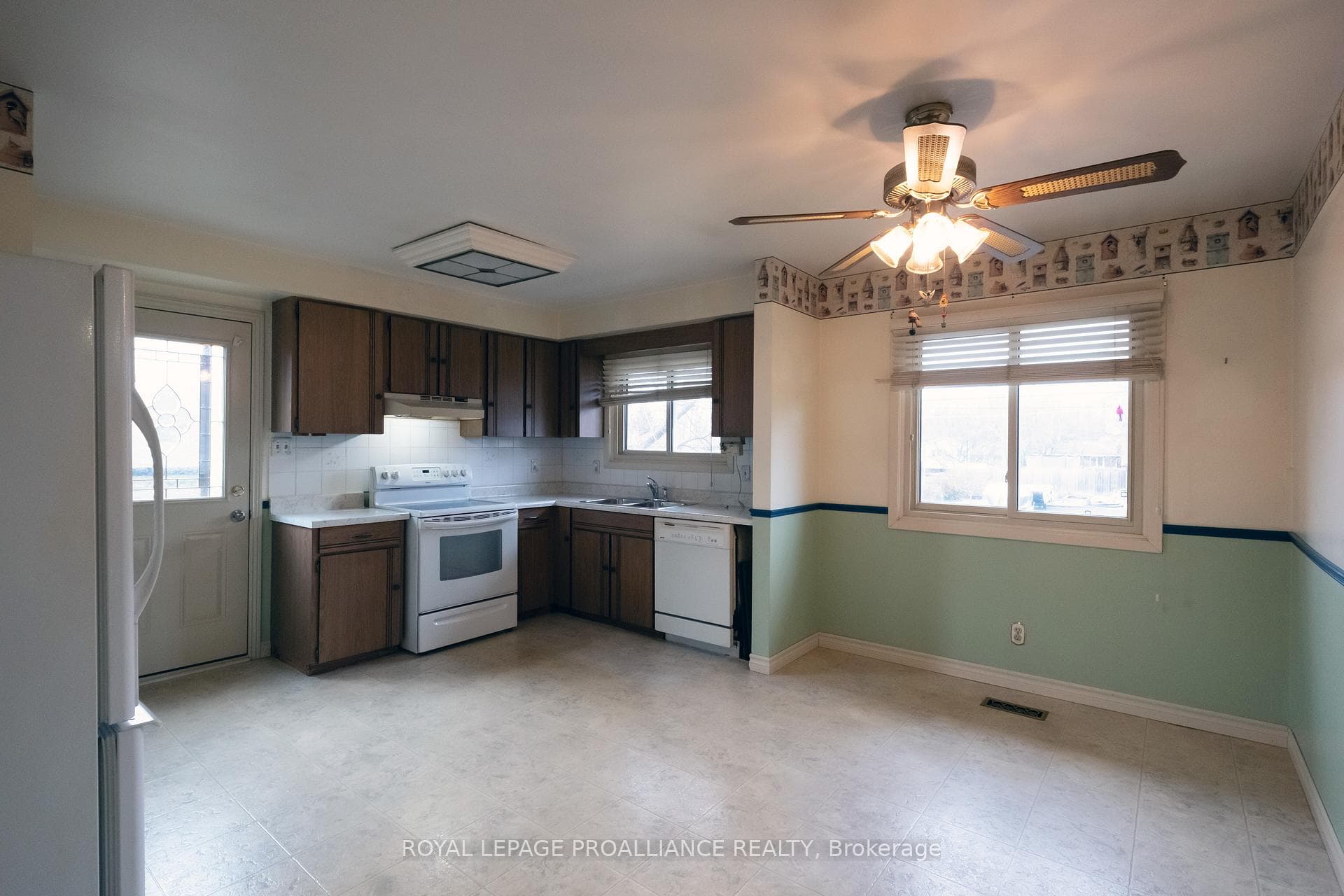 146 Country Club Drive photo 20