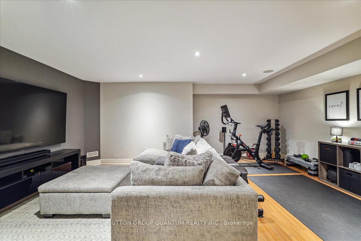 2378 Marine Drive photo 24