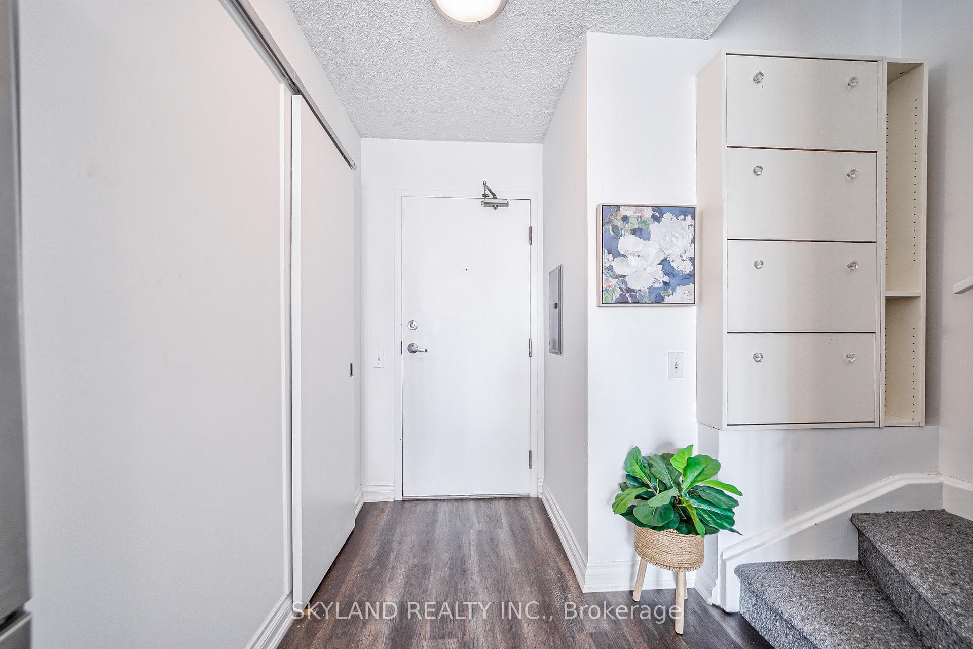 77 Lombard Street Unit 914 photo 8