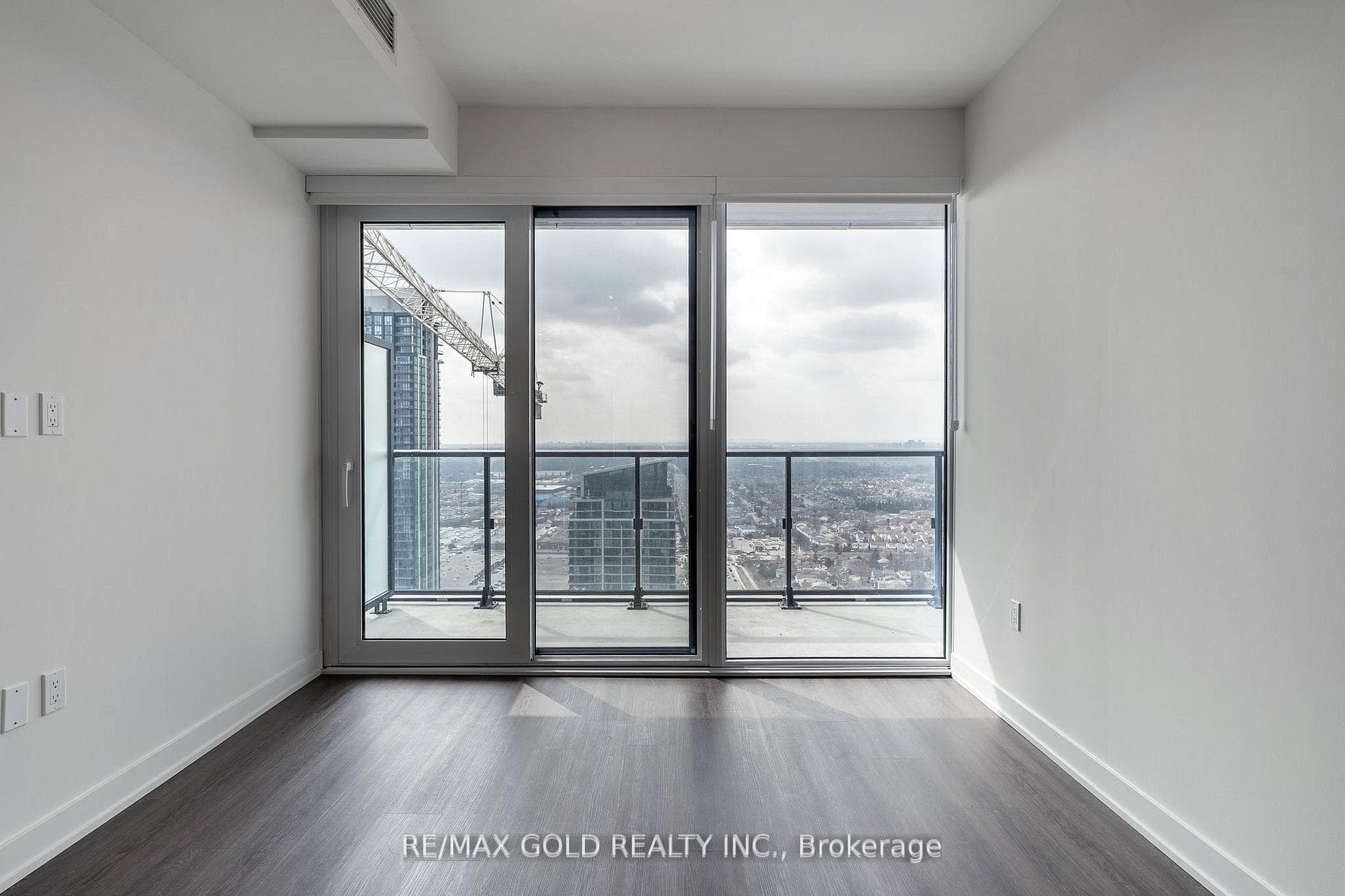 448 Burnhamthorpe Road Unit 3401 photo 14