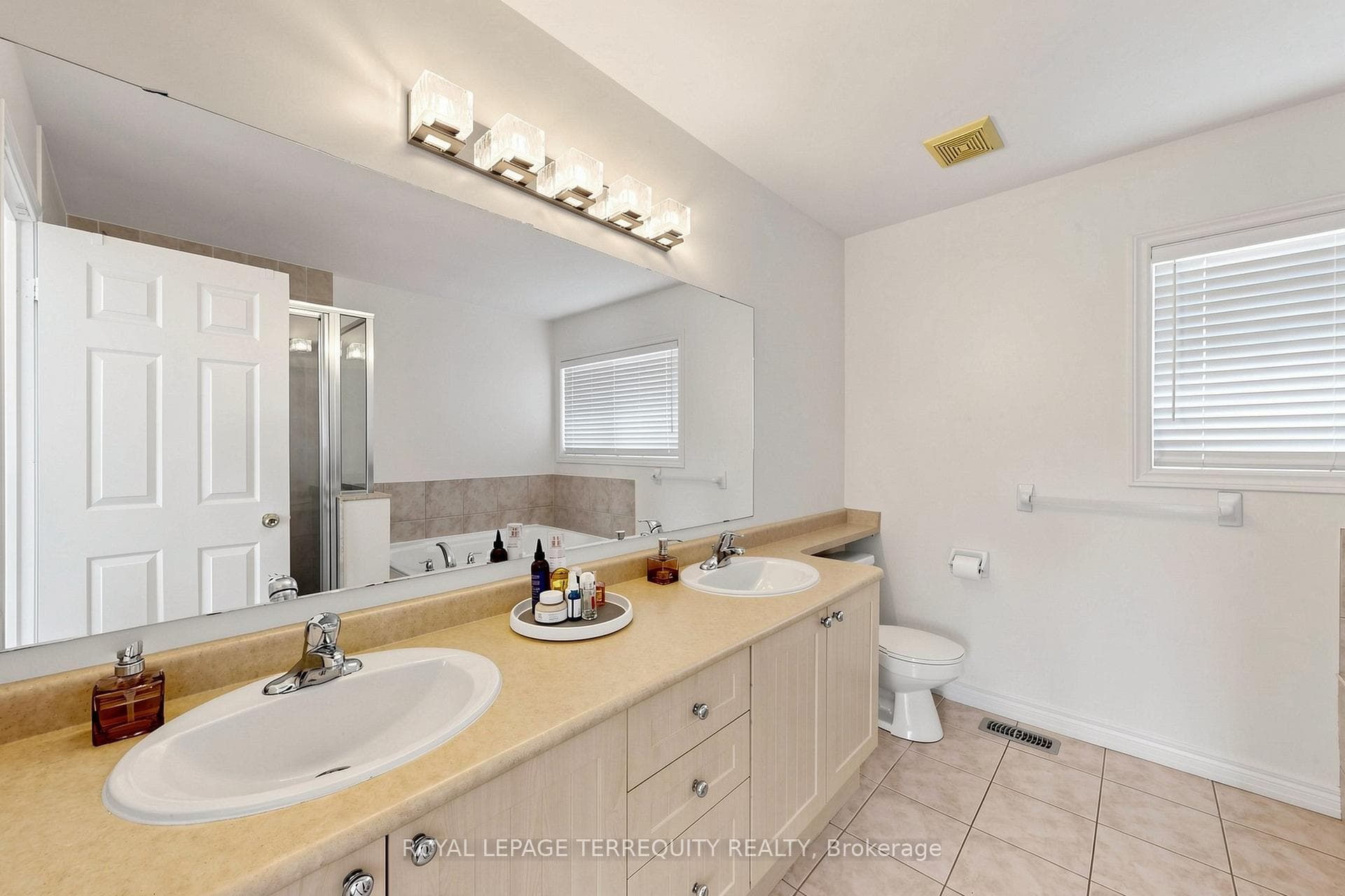 12 Ballantyne Drive photo 28