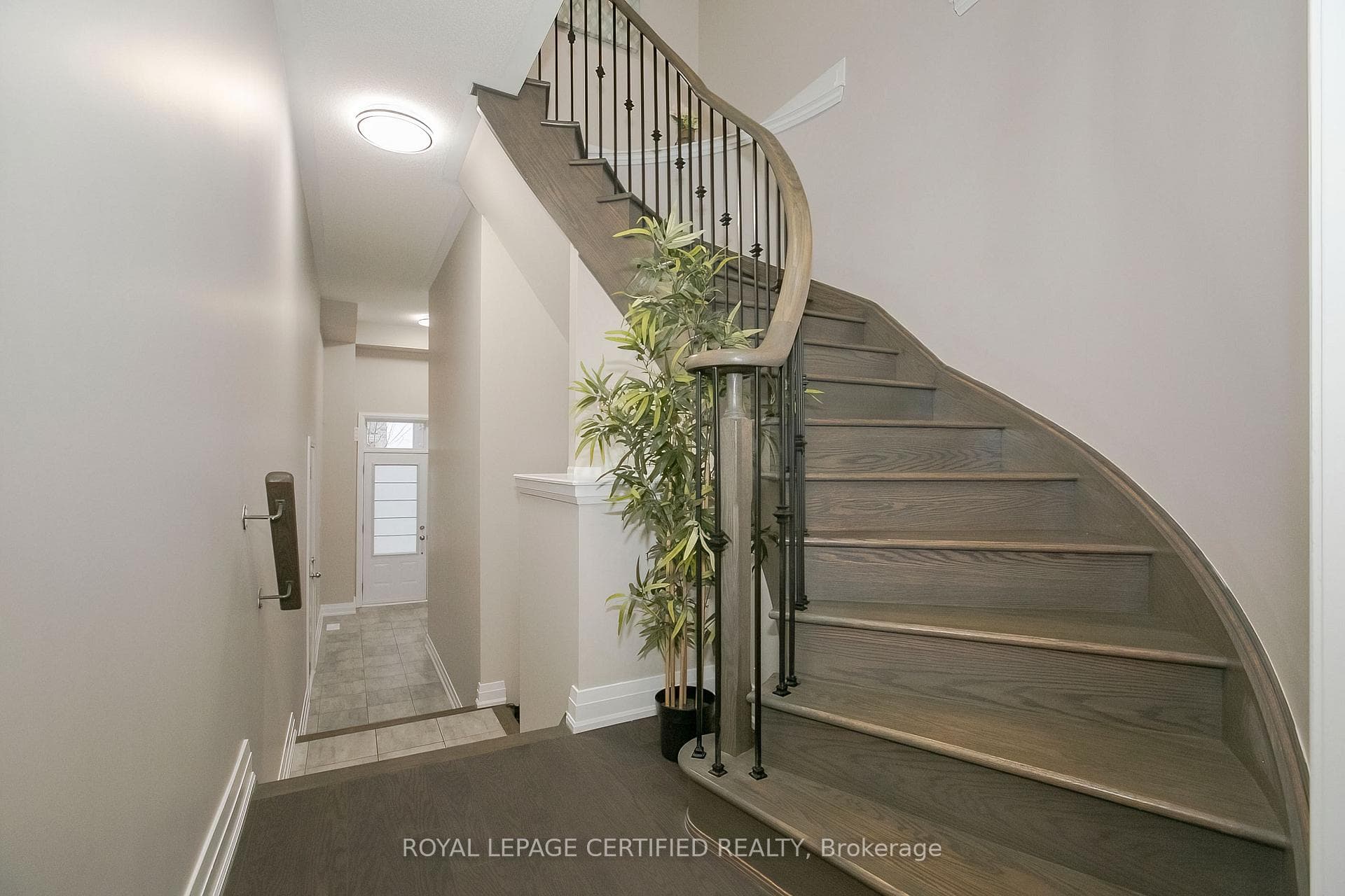 32 Dalbeattie Drive photo 5