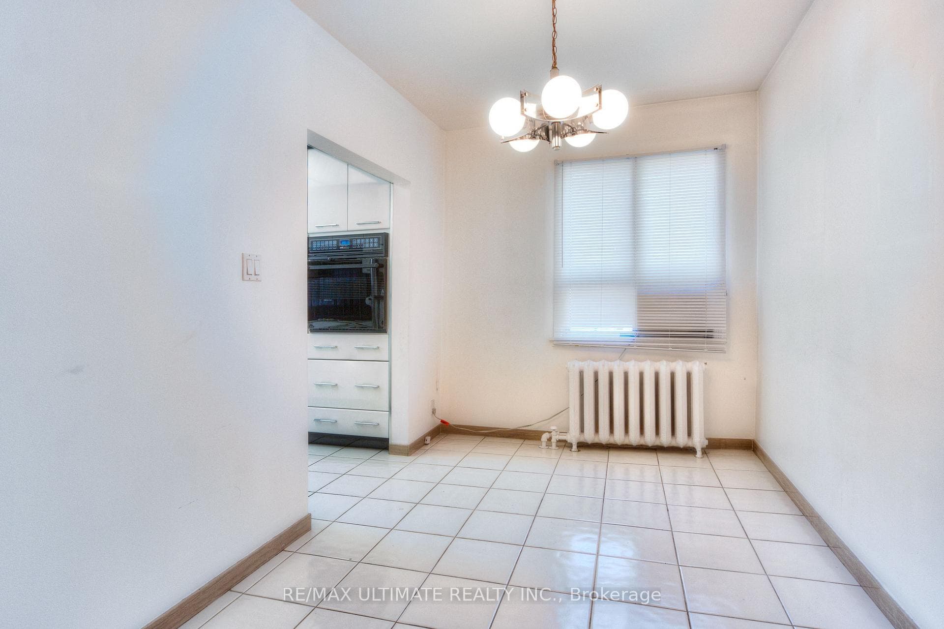 1652-1654 Dufferin Street photo 6