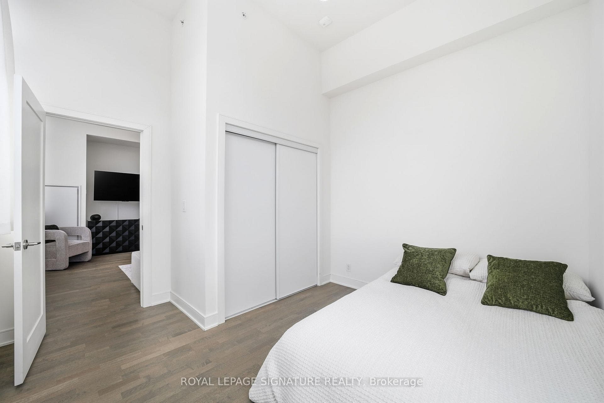 1575 Lakeshore Road Unit 472 photo 23