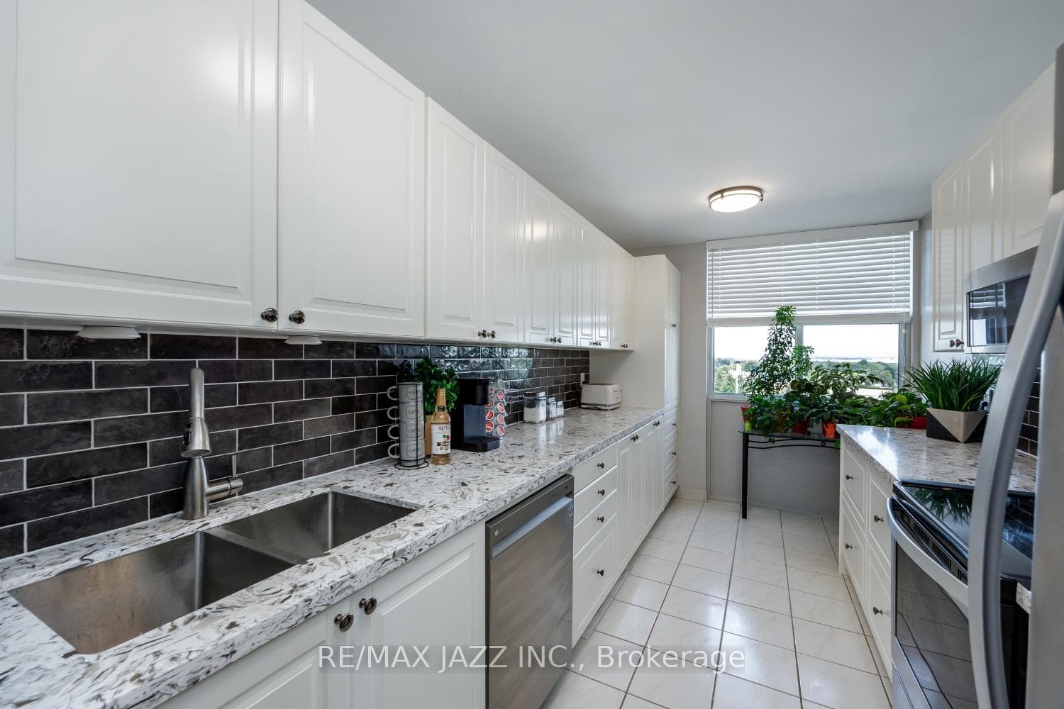 66 Falby Court Unit 806 photo 14