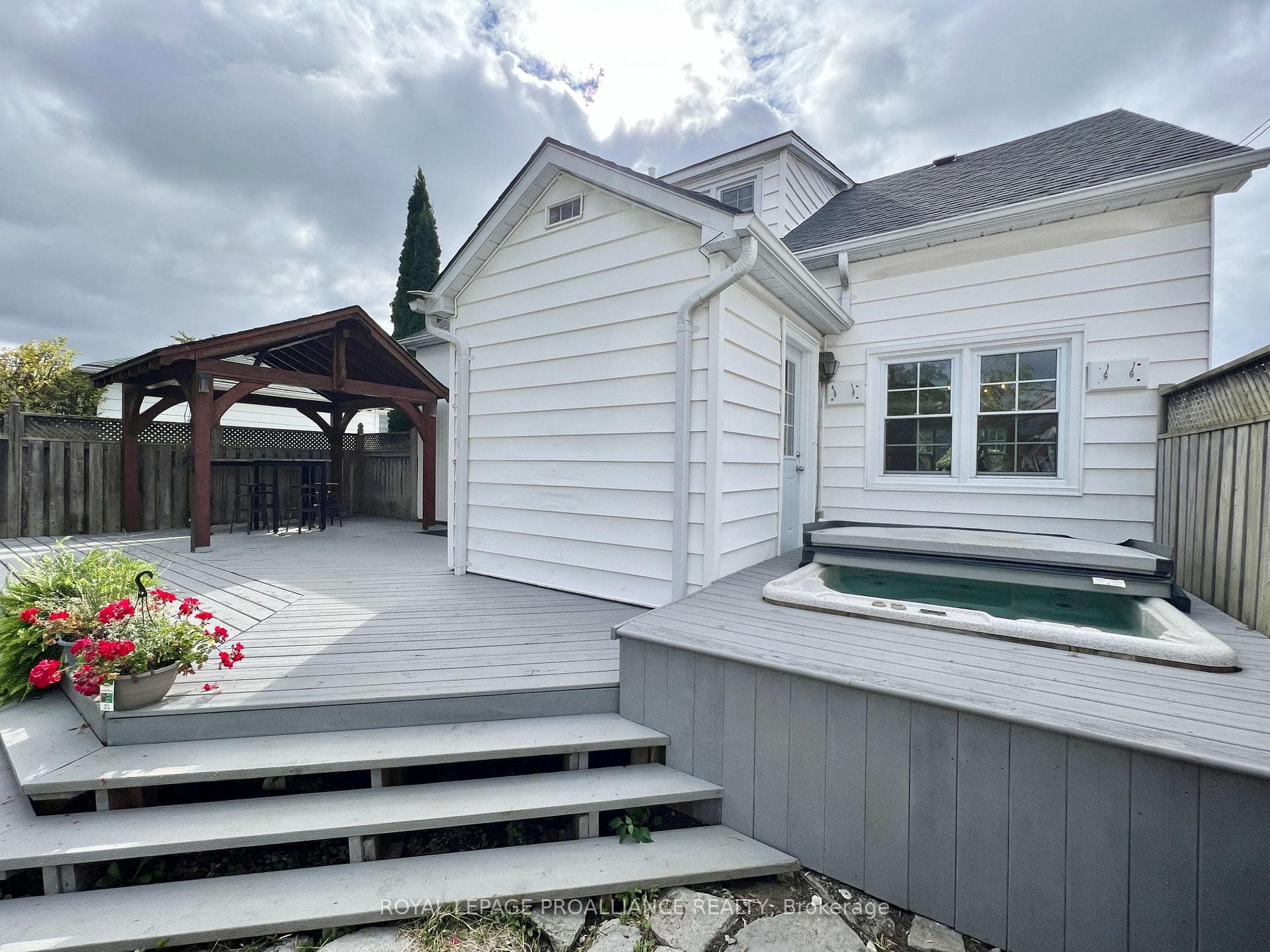 157 Hastings Drive photo 31