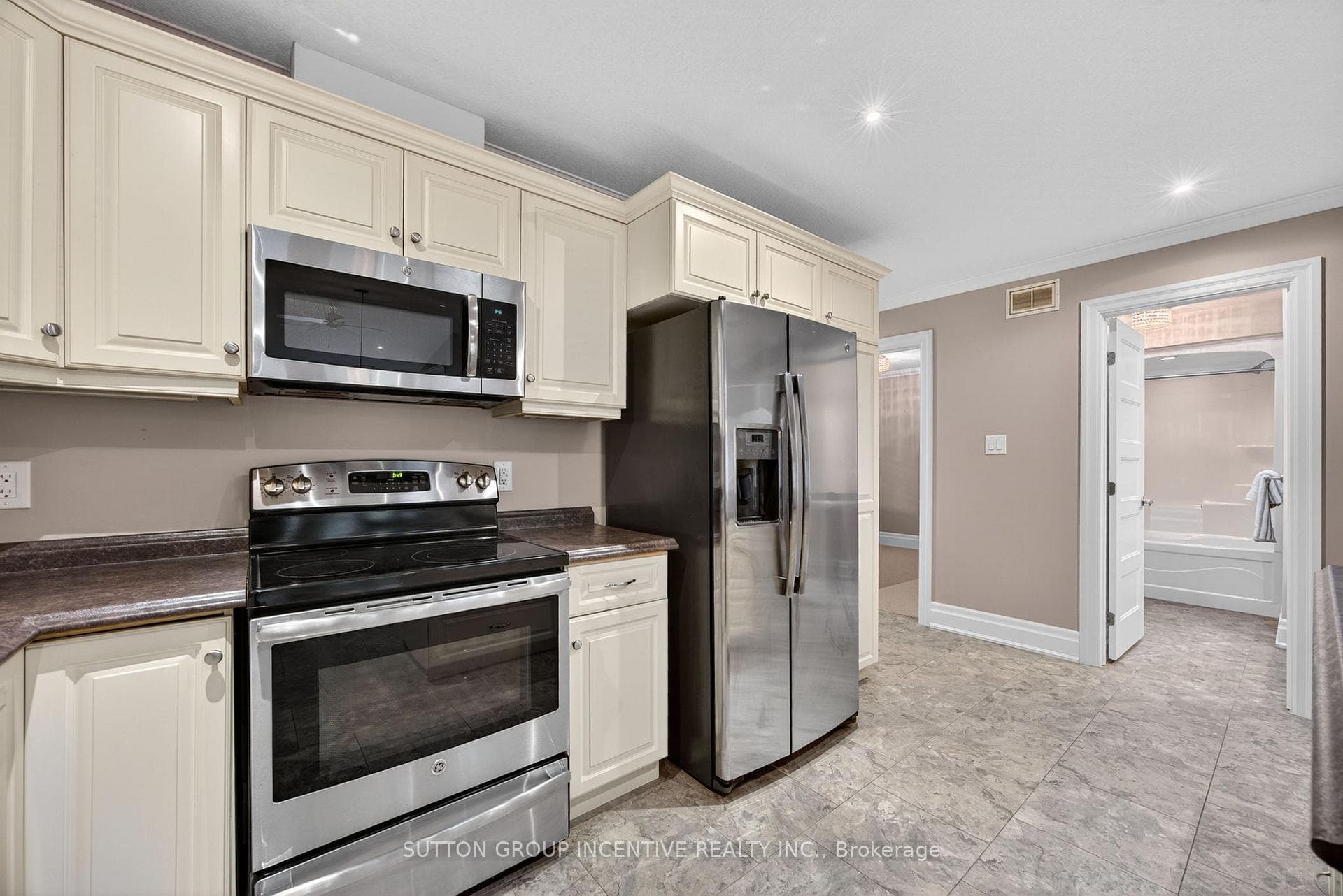 53 Clover Crescent photo 10