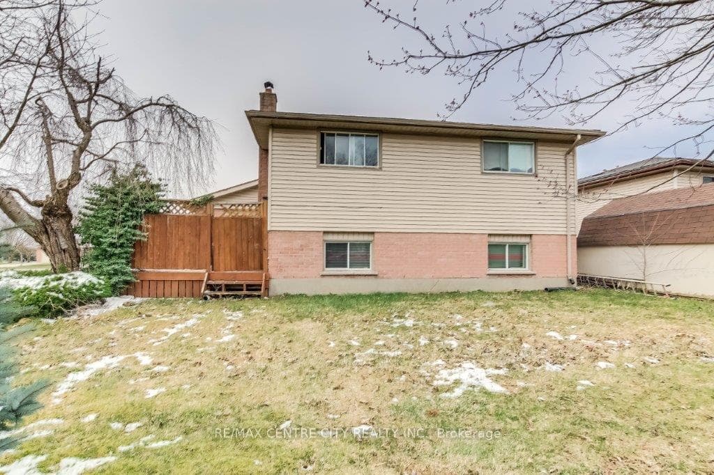 396 Barker Street photo 23