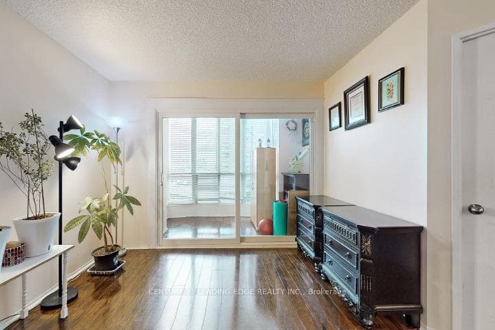 2550 Lawrence Avenue Unit 516 photo 25