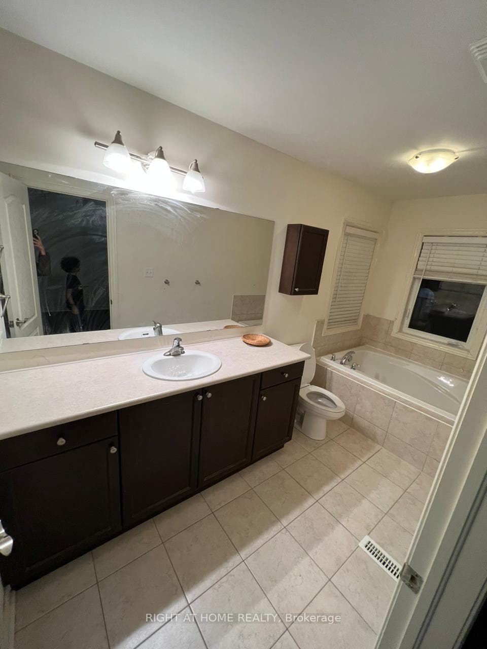 3365 Stoney Crescent Unit Upper photo 14