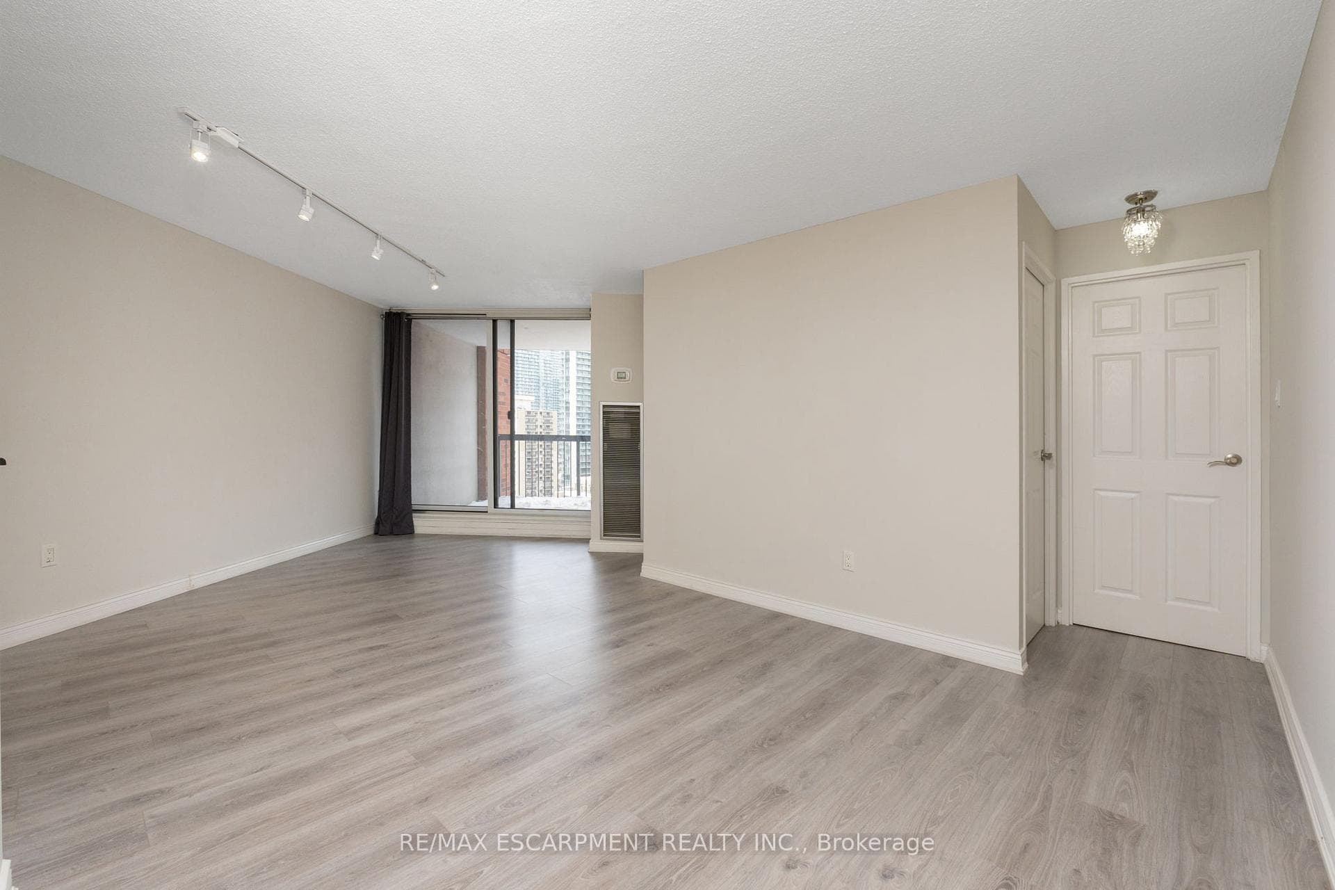 77 Maitland Place Unit 1709 photo 8