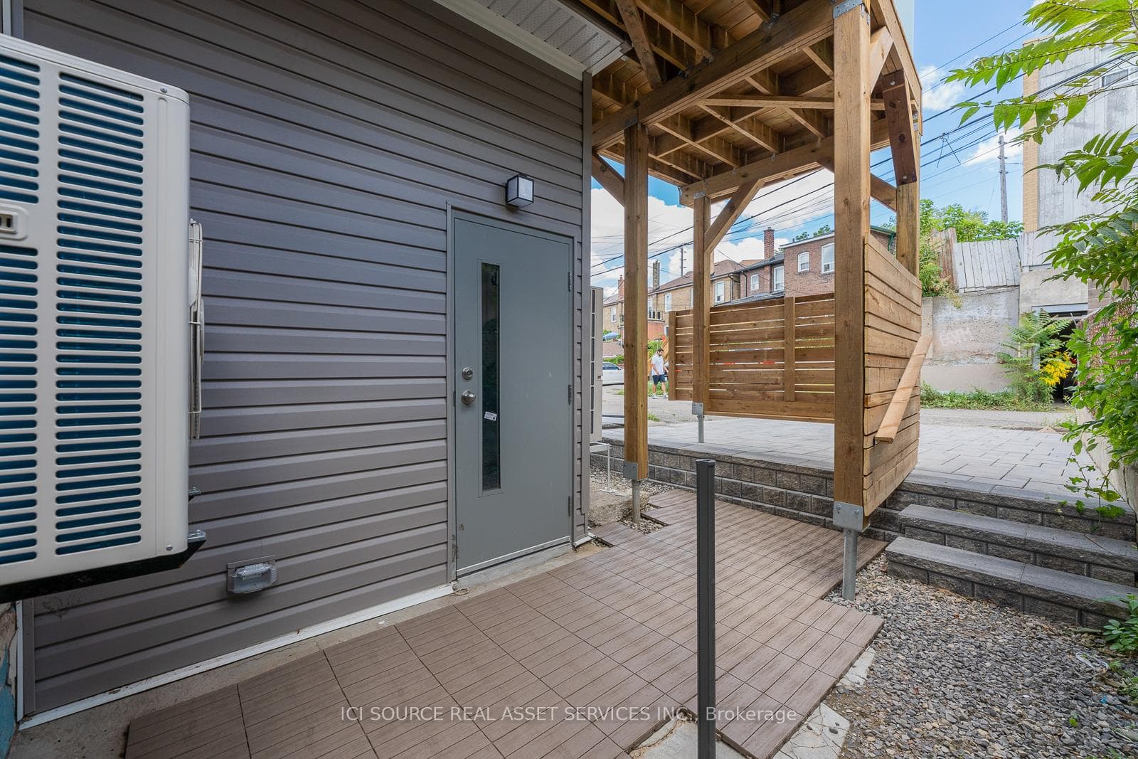 82 Marchmount Road Unit 1 photo 15