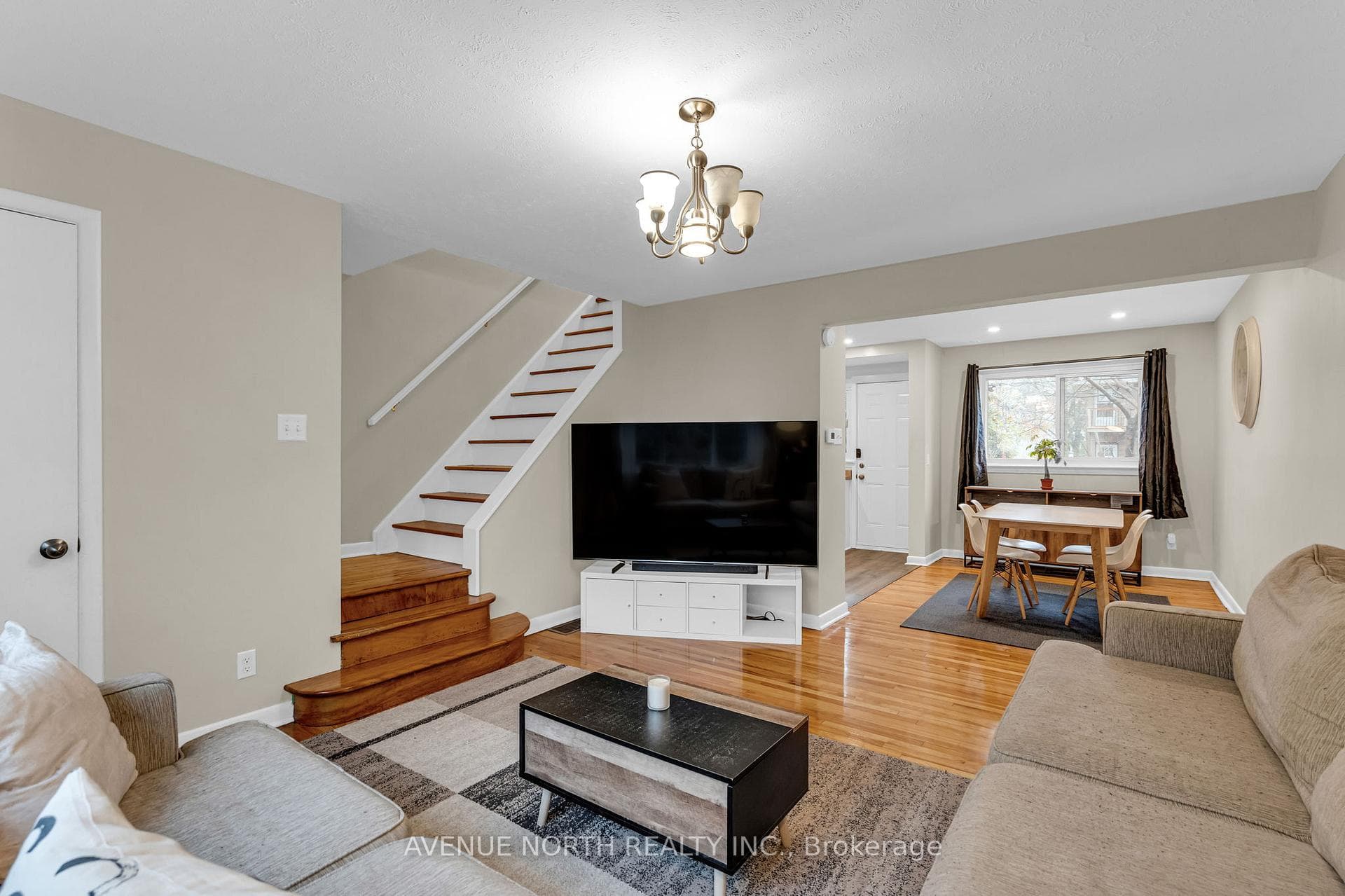 1202 Summerville Avenue photo 3