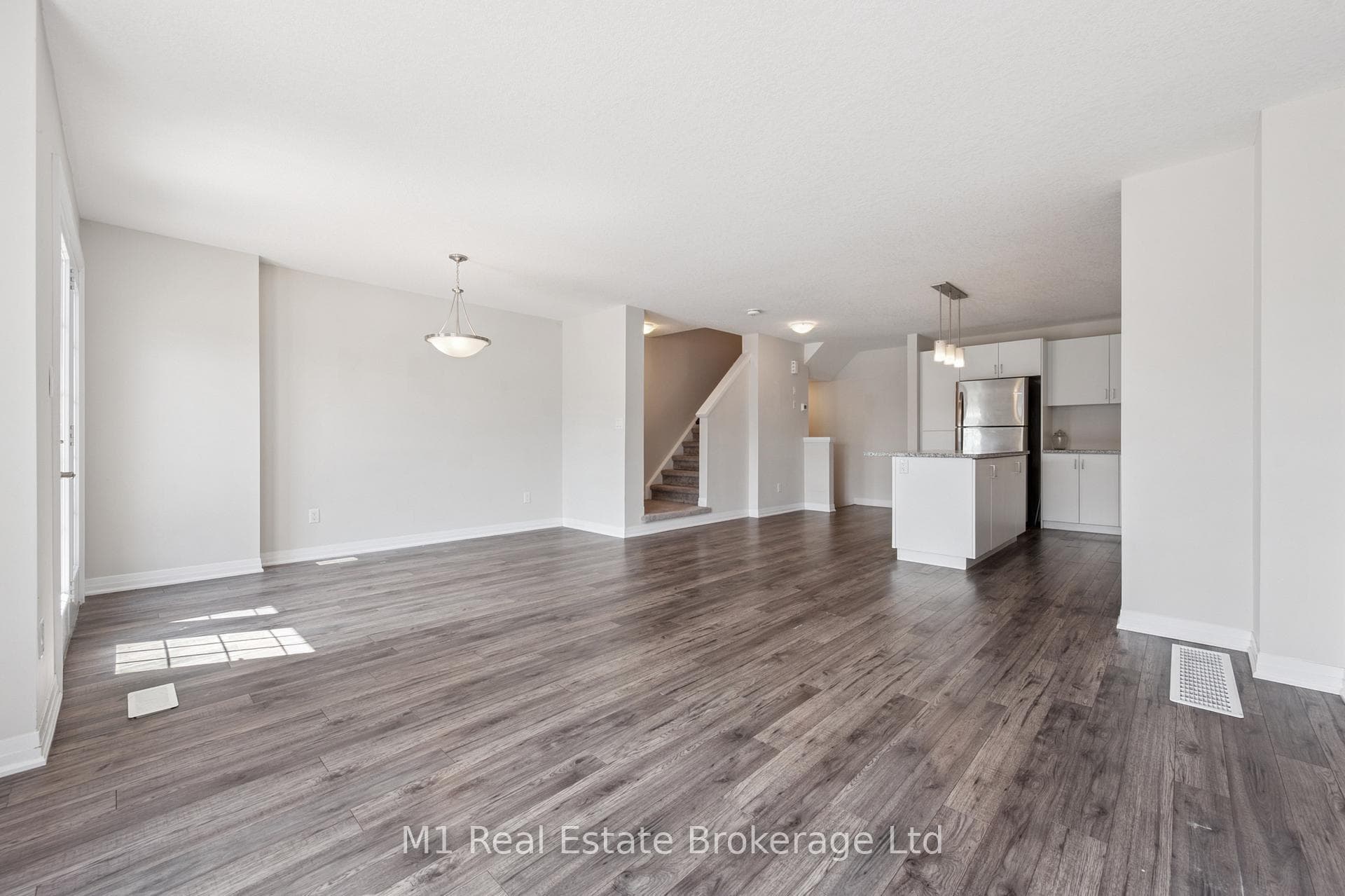 13 Meadowridge Street photo 15