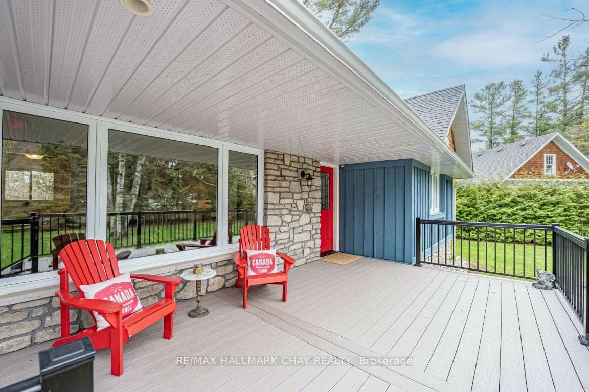 18 Lawrence Avenue photo 7