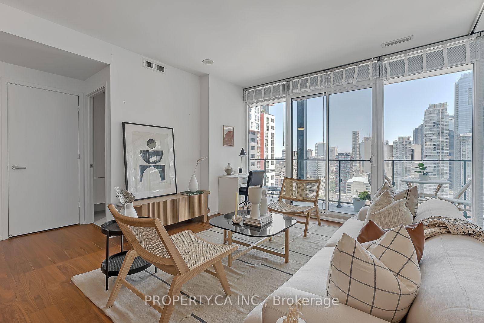 125 Peter Street Unit 2309 photo 2
