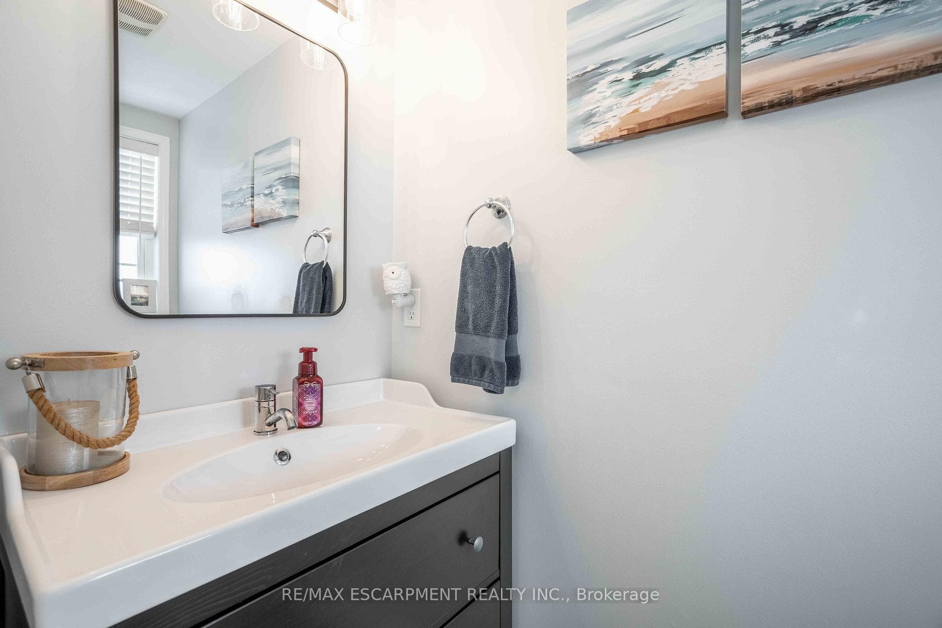 212 Bradley Avenue photo 18