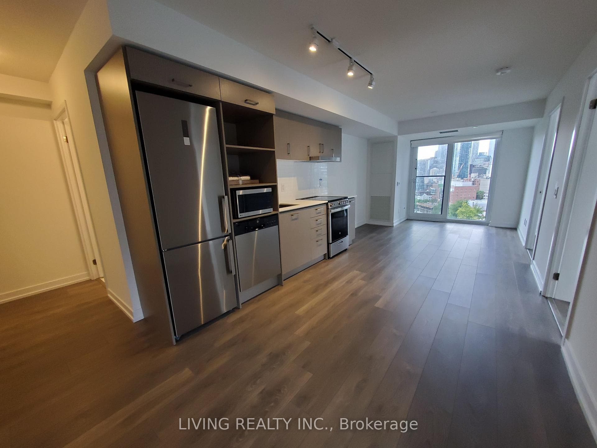 219 Dundas Street Unit 1607 photo 2