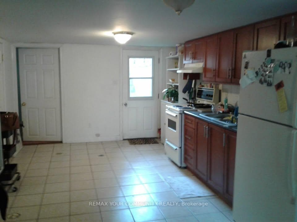 176 Lisgar Street Unit Bsmt photo 3
