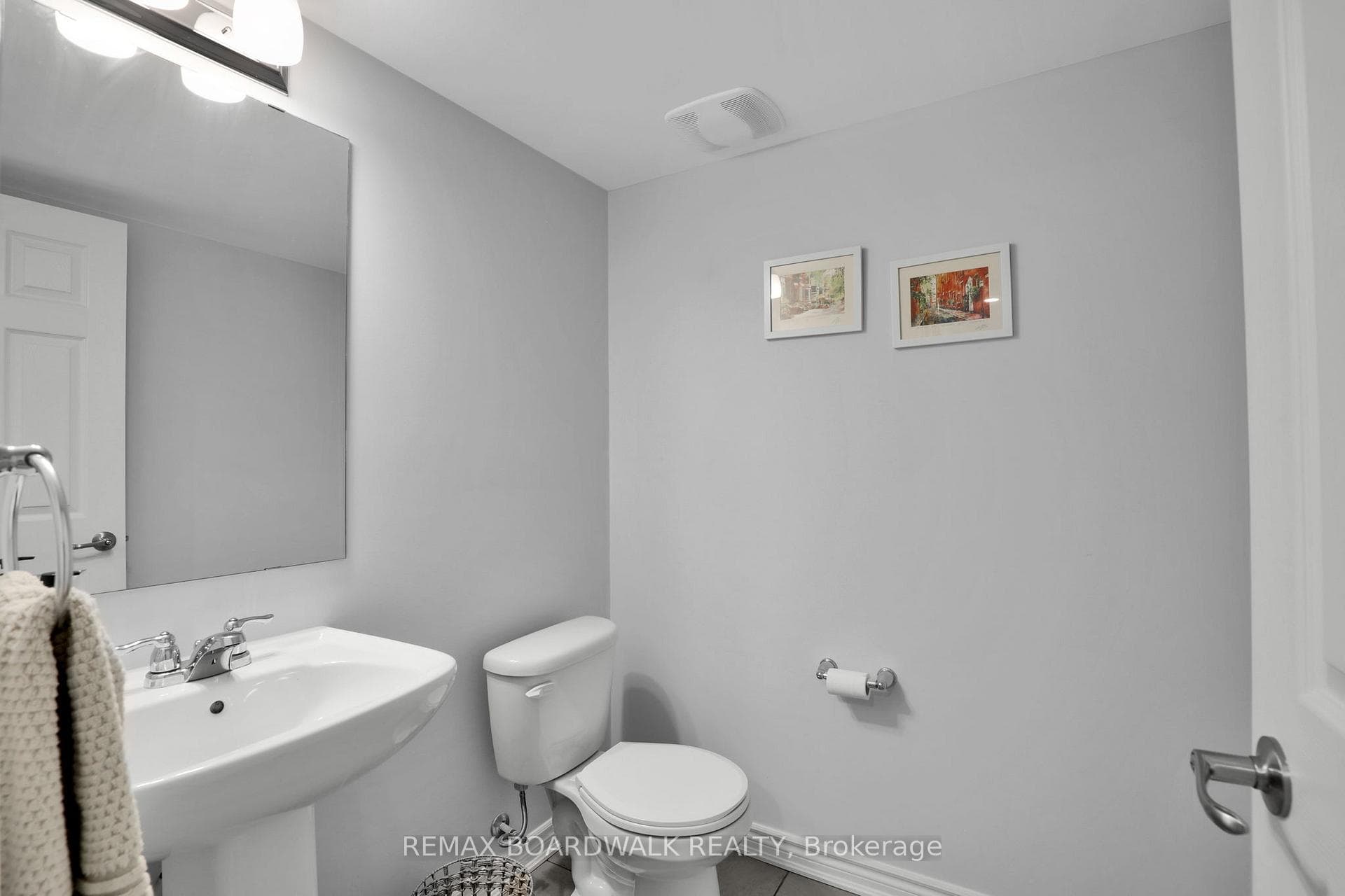 810 Mikinak Road photo 21