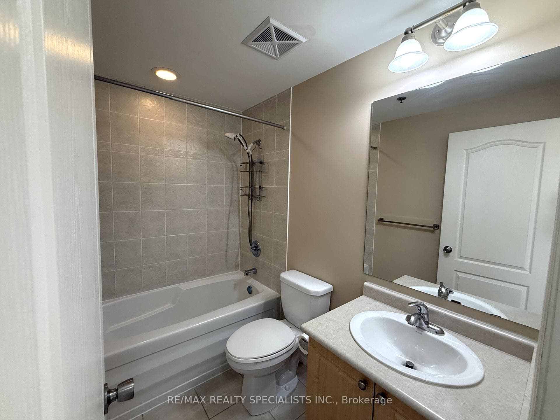 830 Scollard Court Unit 305 photo 35