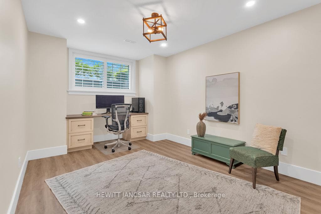 140 Baird Street photo 26