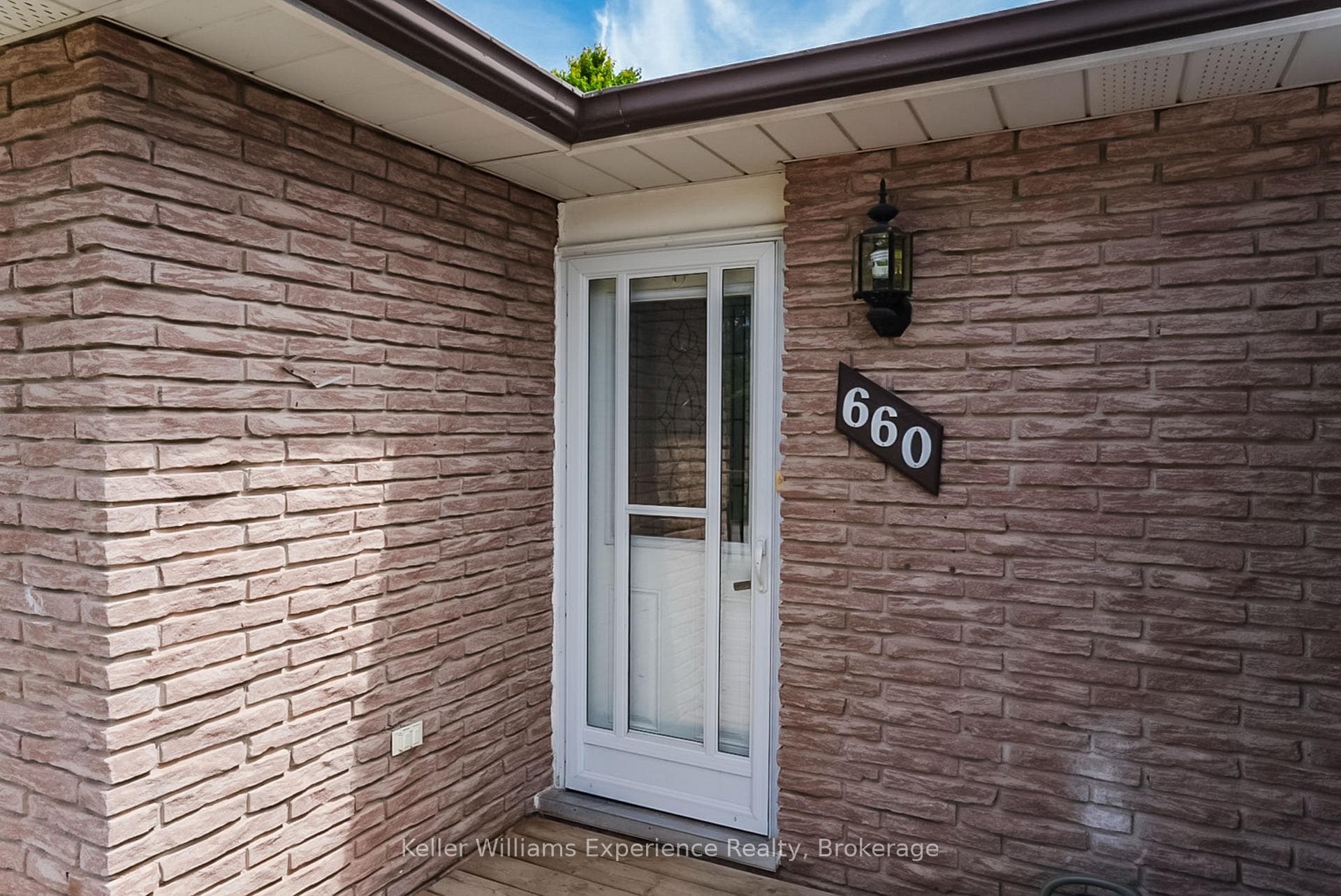 660 Harvey Avenue photo 4