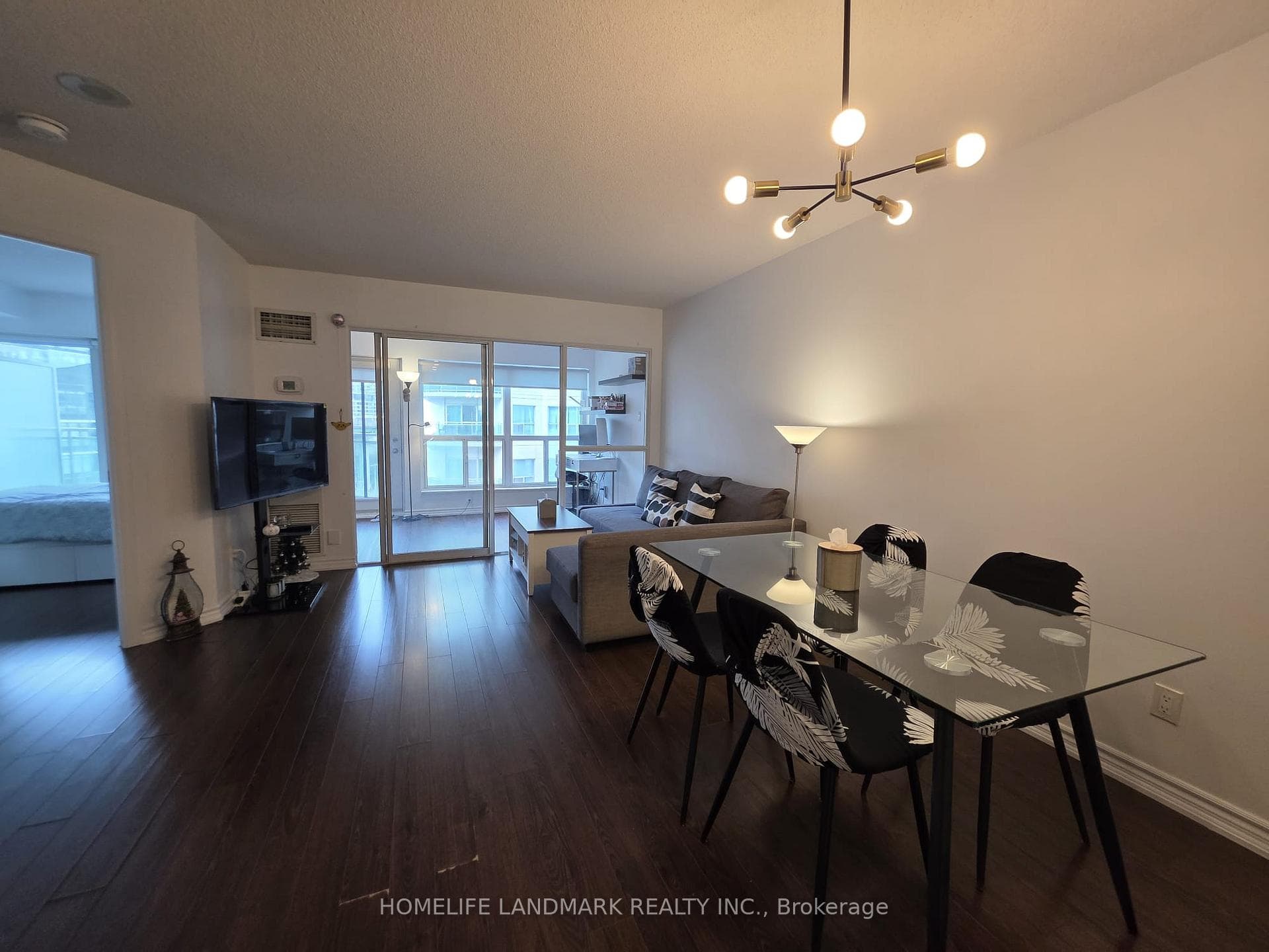 600 Queens Quay Unit 721 photo 2