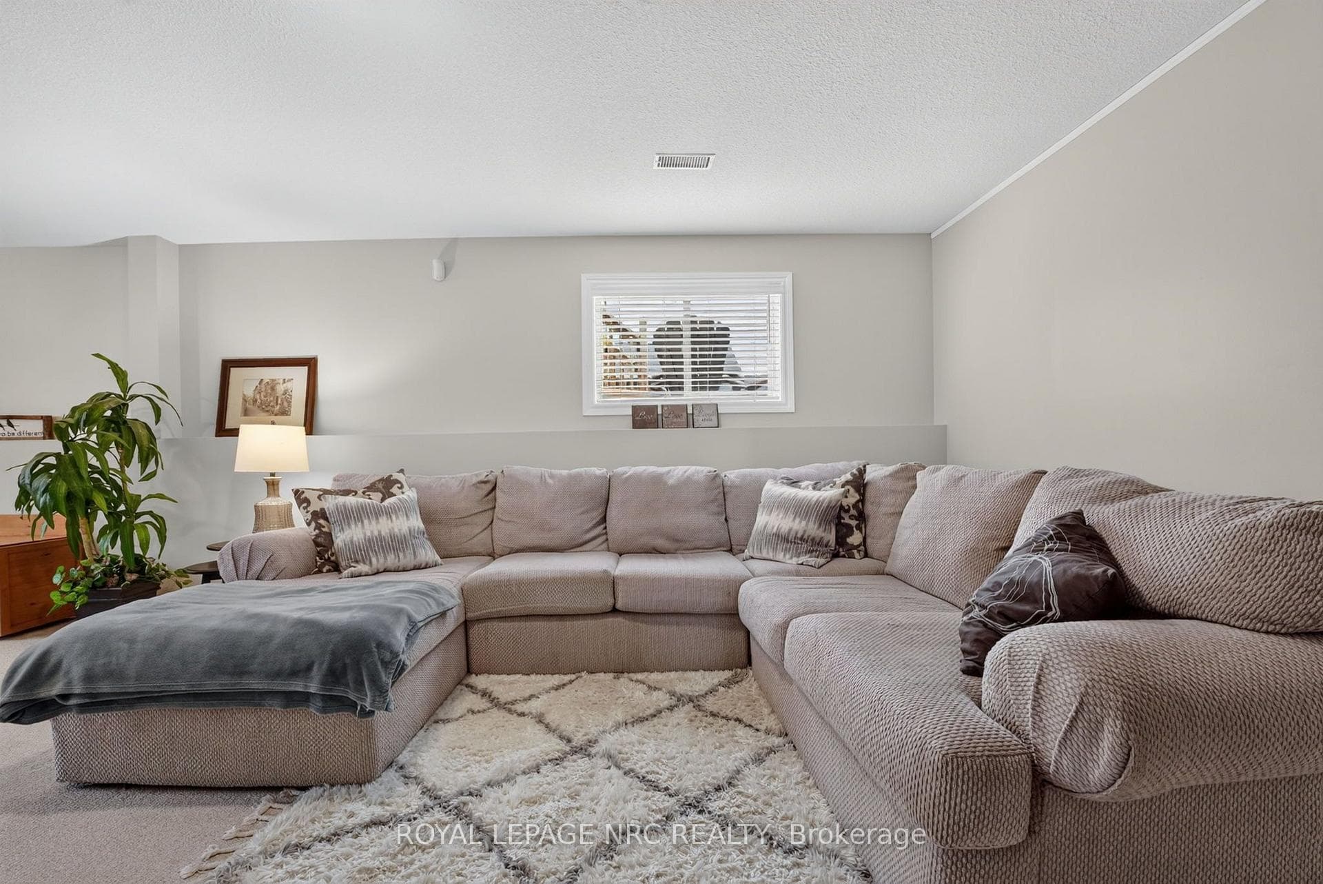 3584 CARVER Street photo 21