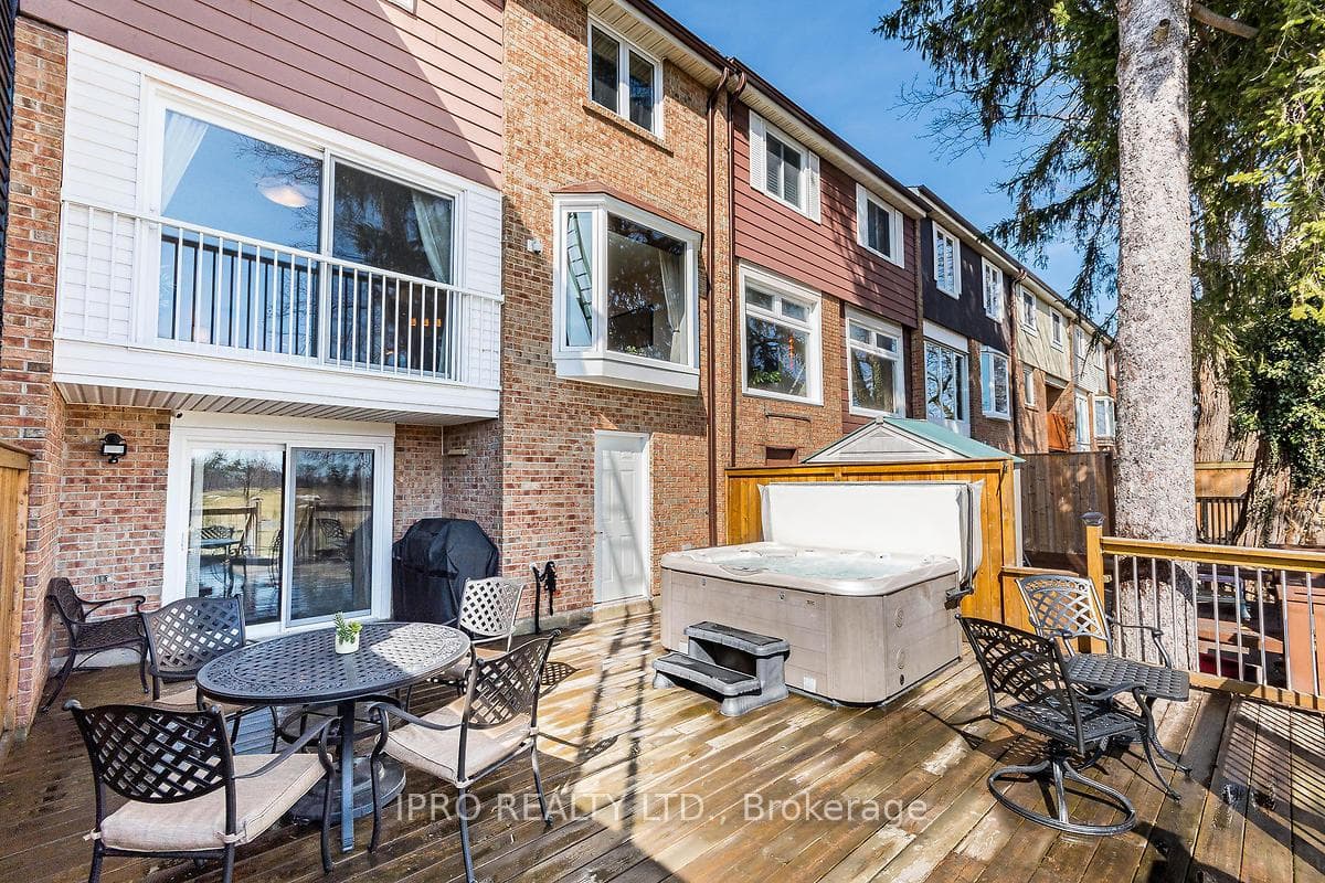 1478 Credit Woodlands Court photo 25