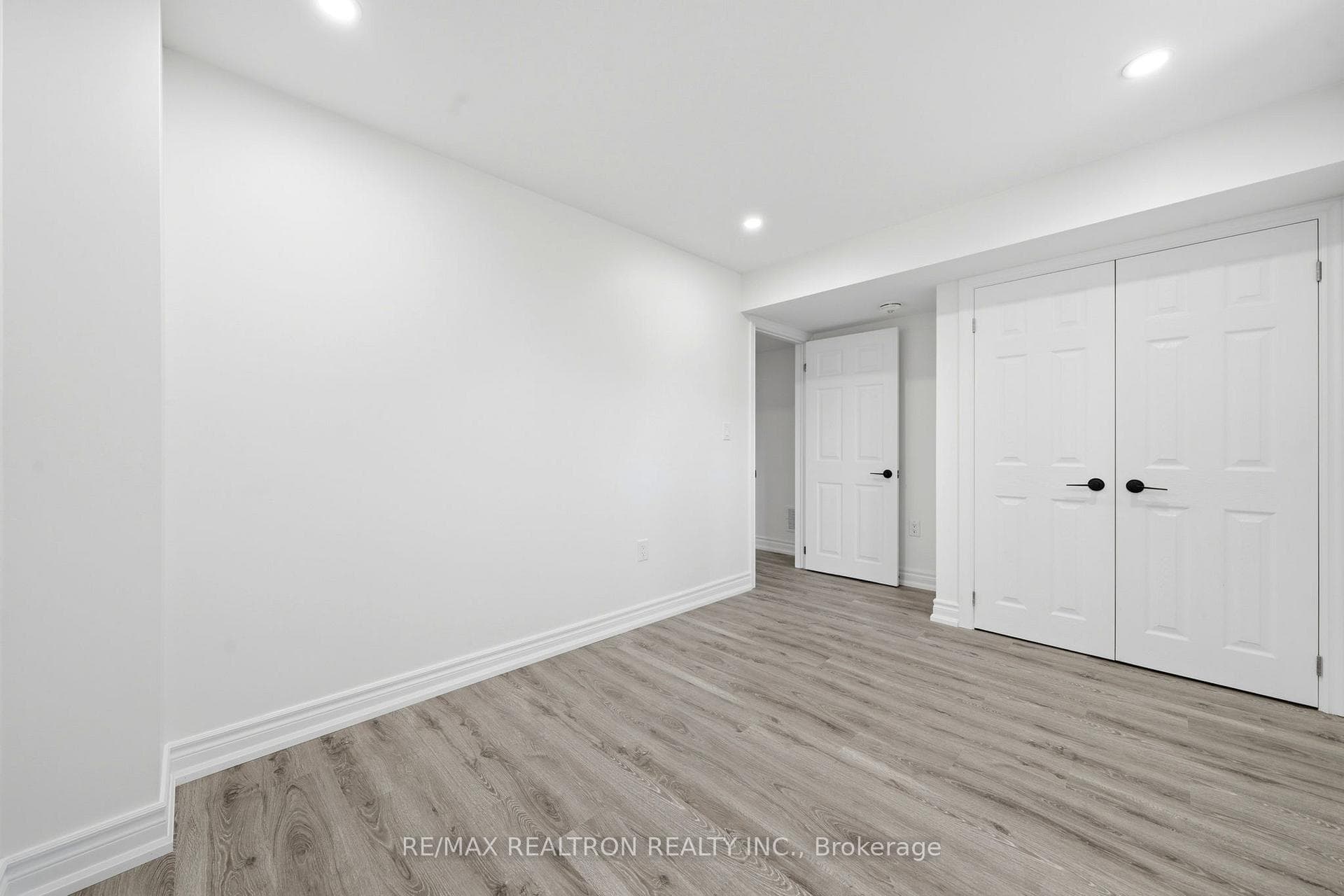 55 Bartram Crescent Unit B photo 15