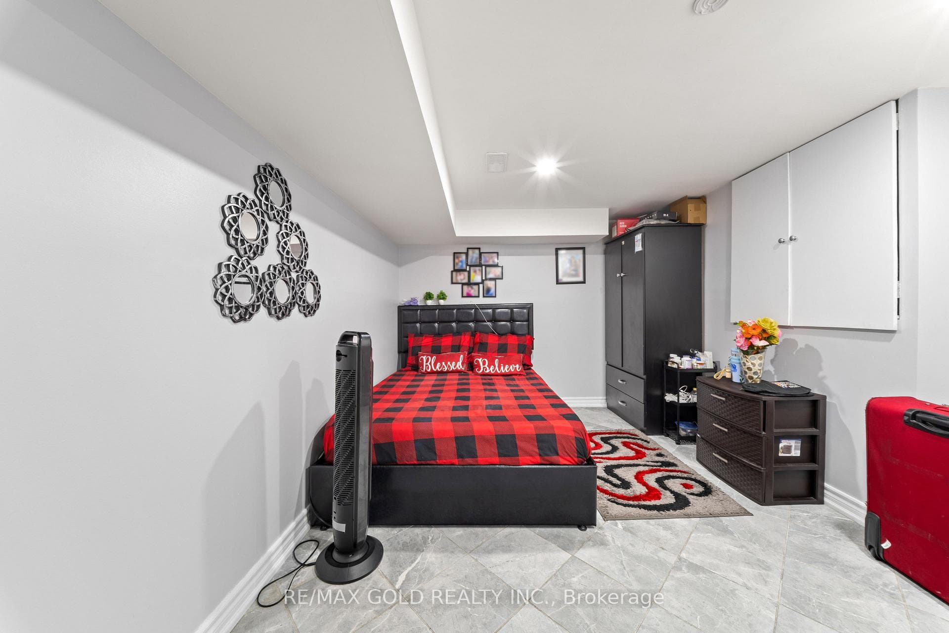 8 Bayridge Drive photo 27