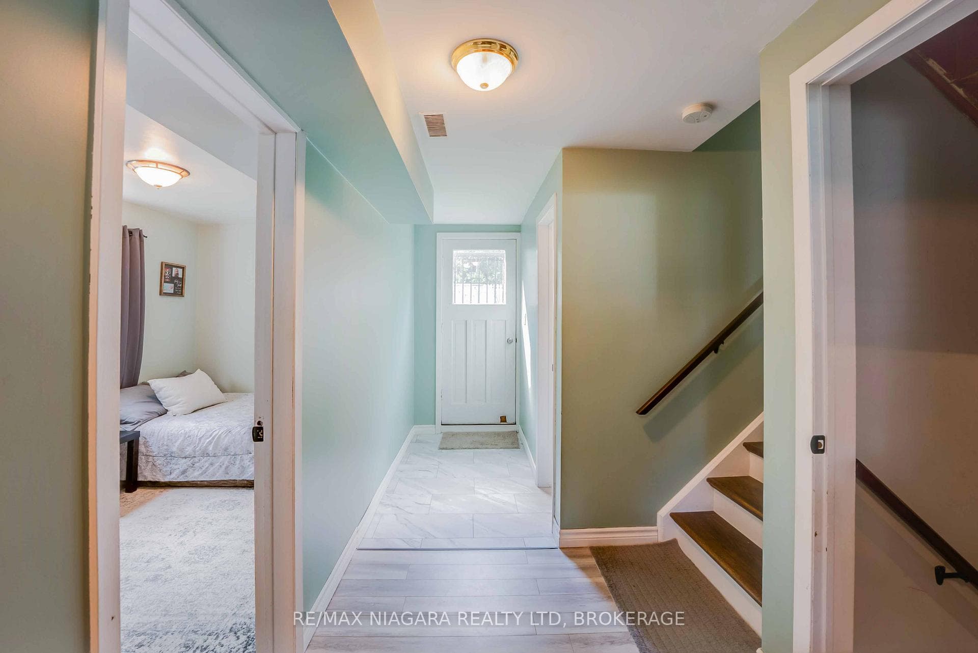 485 LEONARD Avenue photo 28