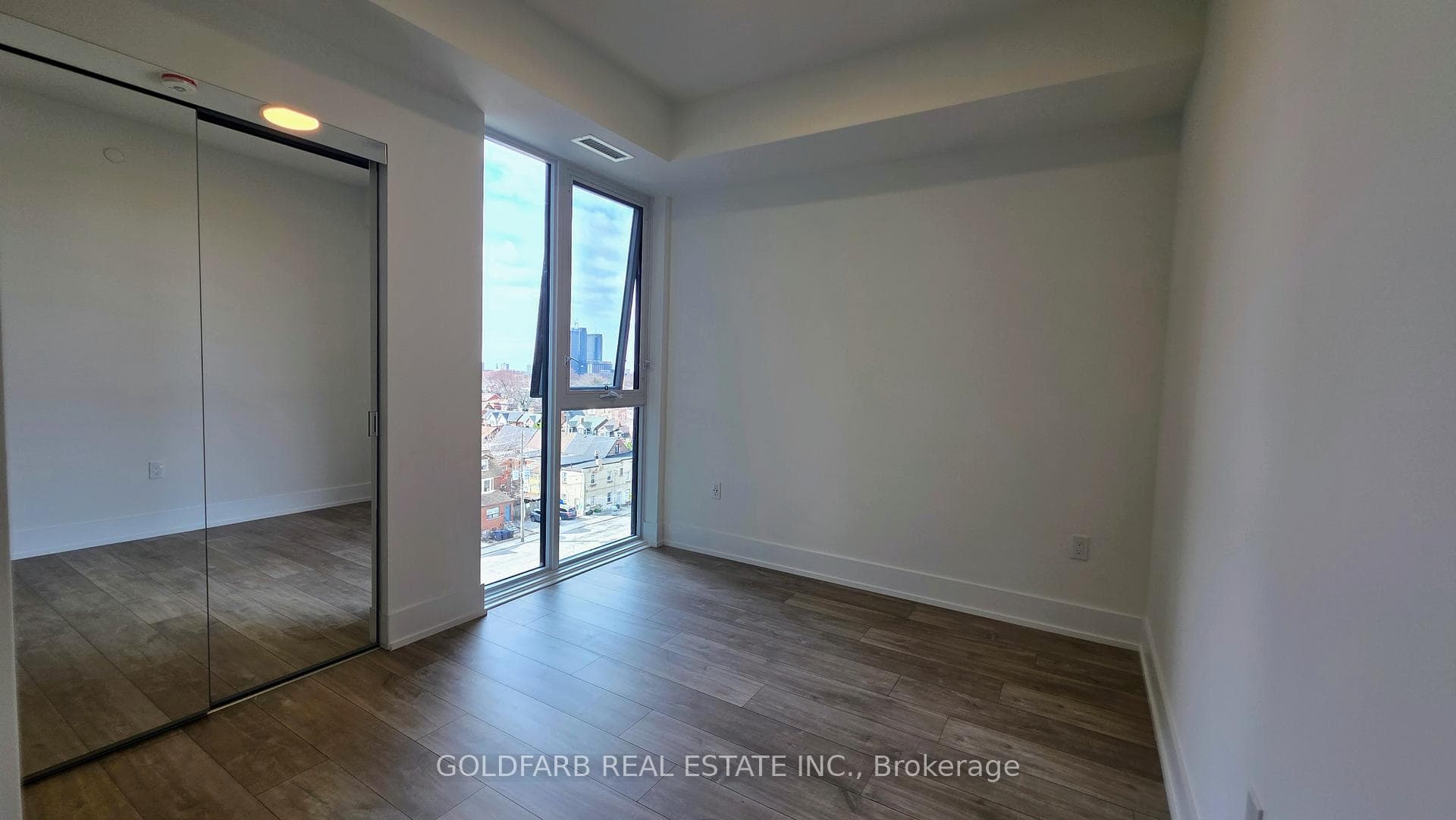 858 Dupont Street Unit 601 photo 8