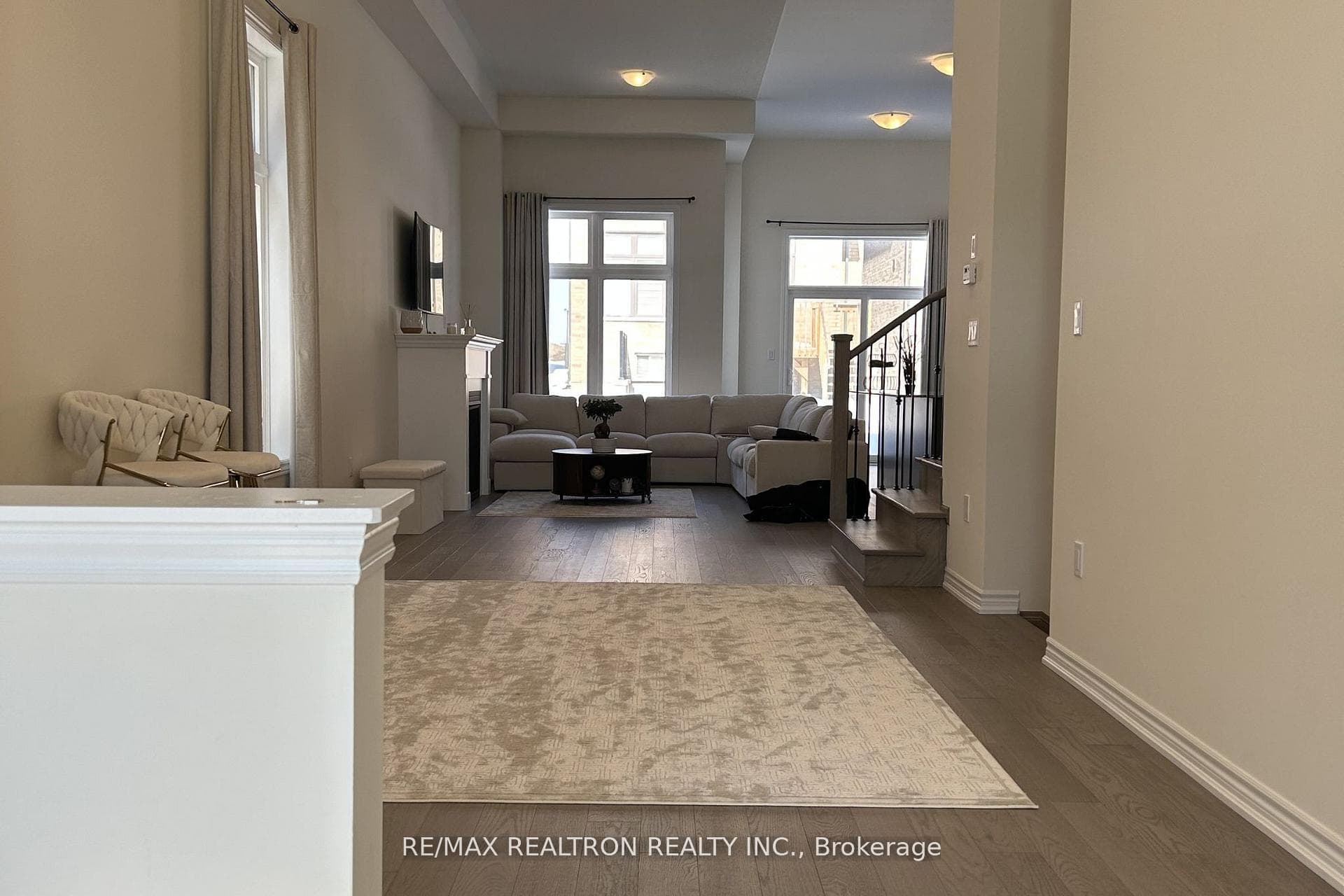 1136 Wilmington Avenue photo 4