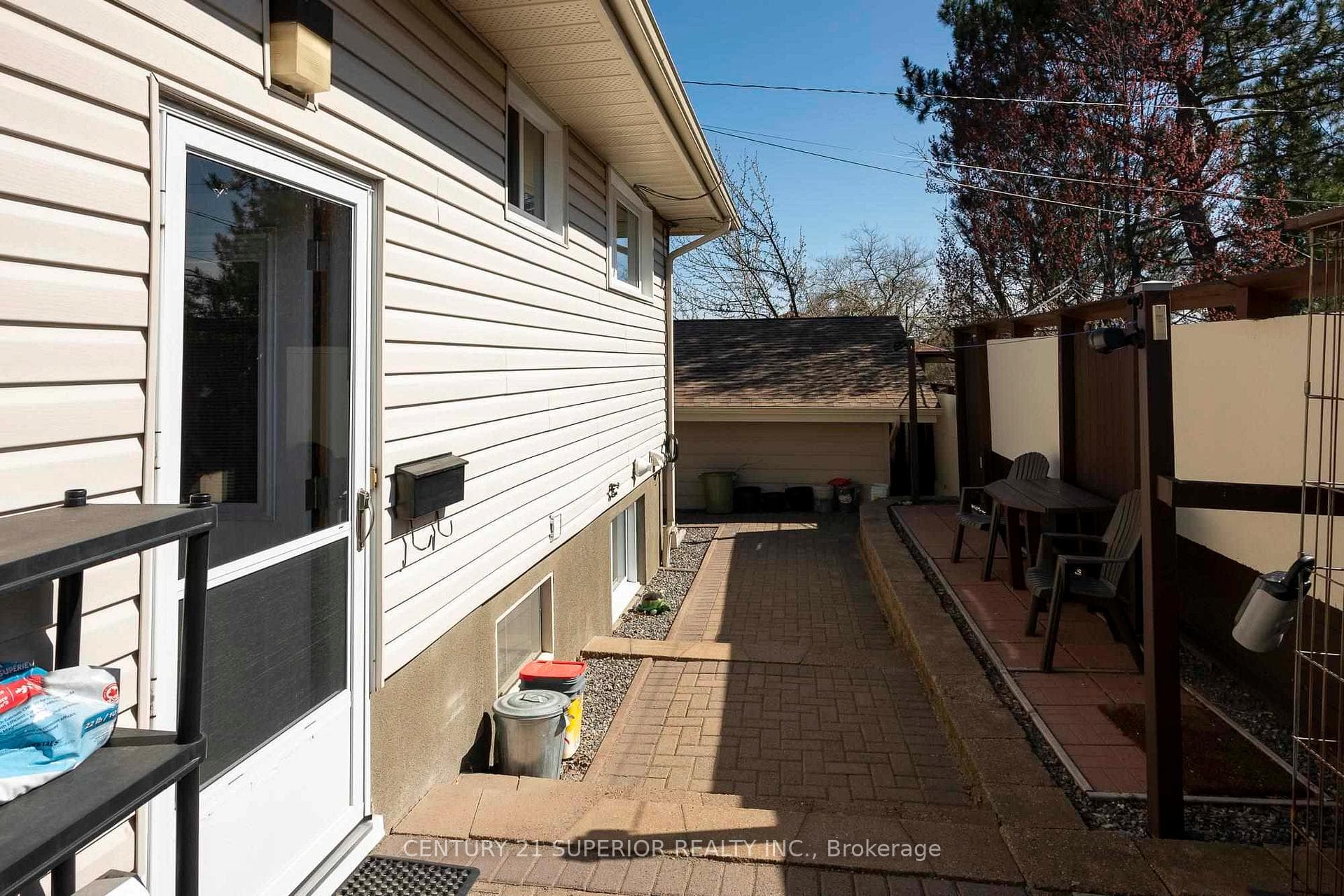 105 Hinton Ave photo 42
