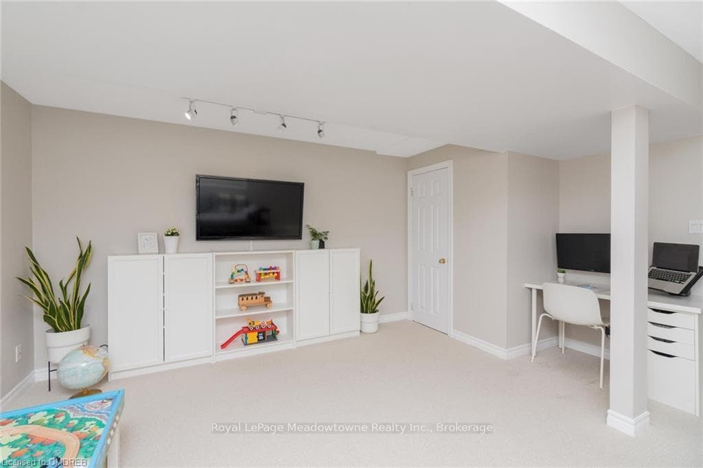 12 COSTIGAN Court photo 32