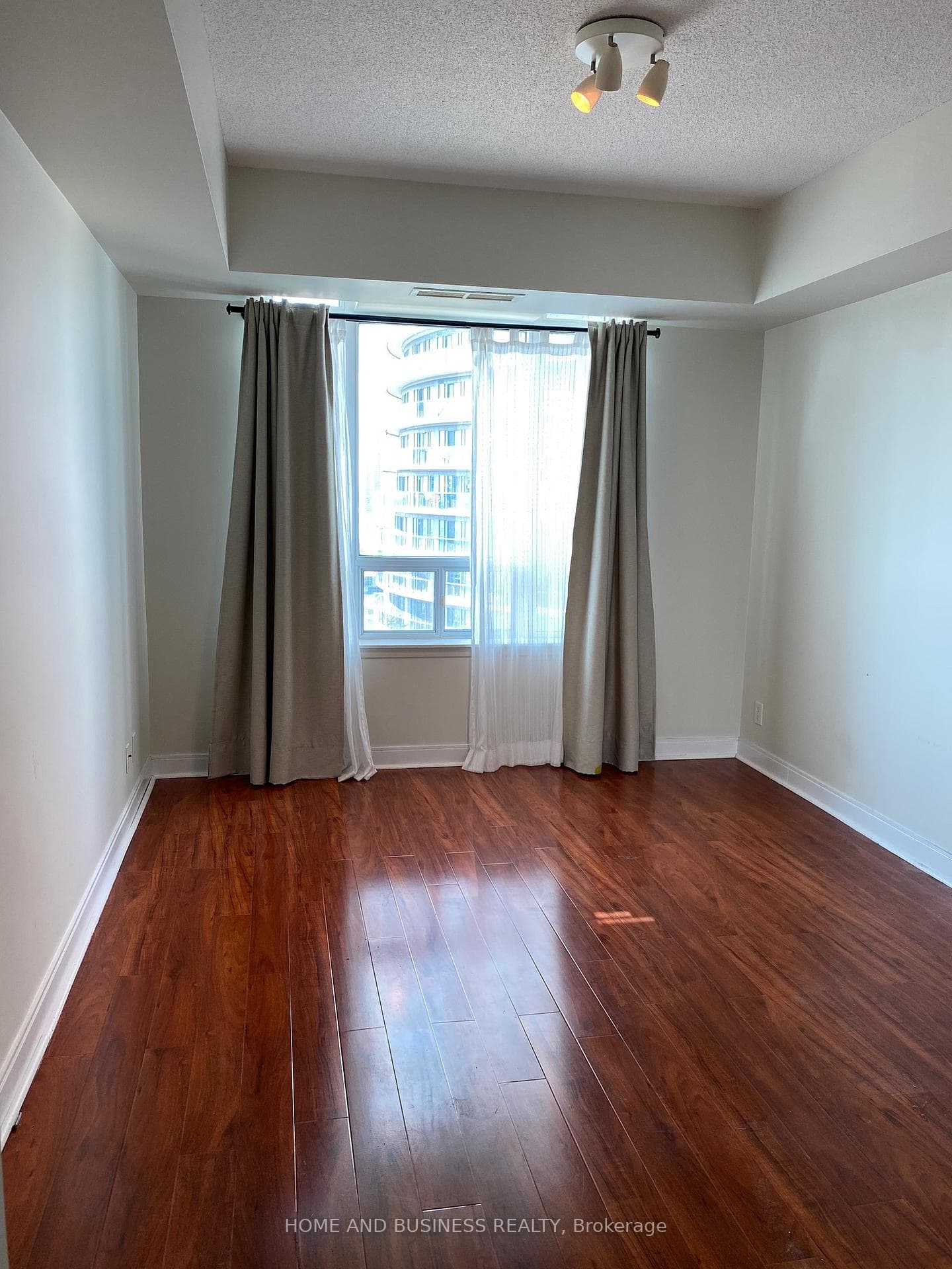 70 Absolute Avenue Unit 2505 photo 7