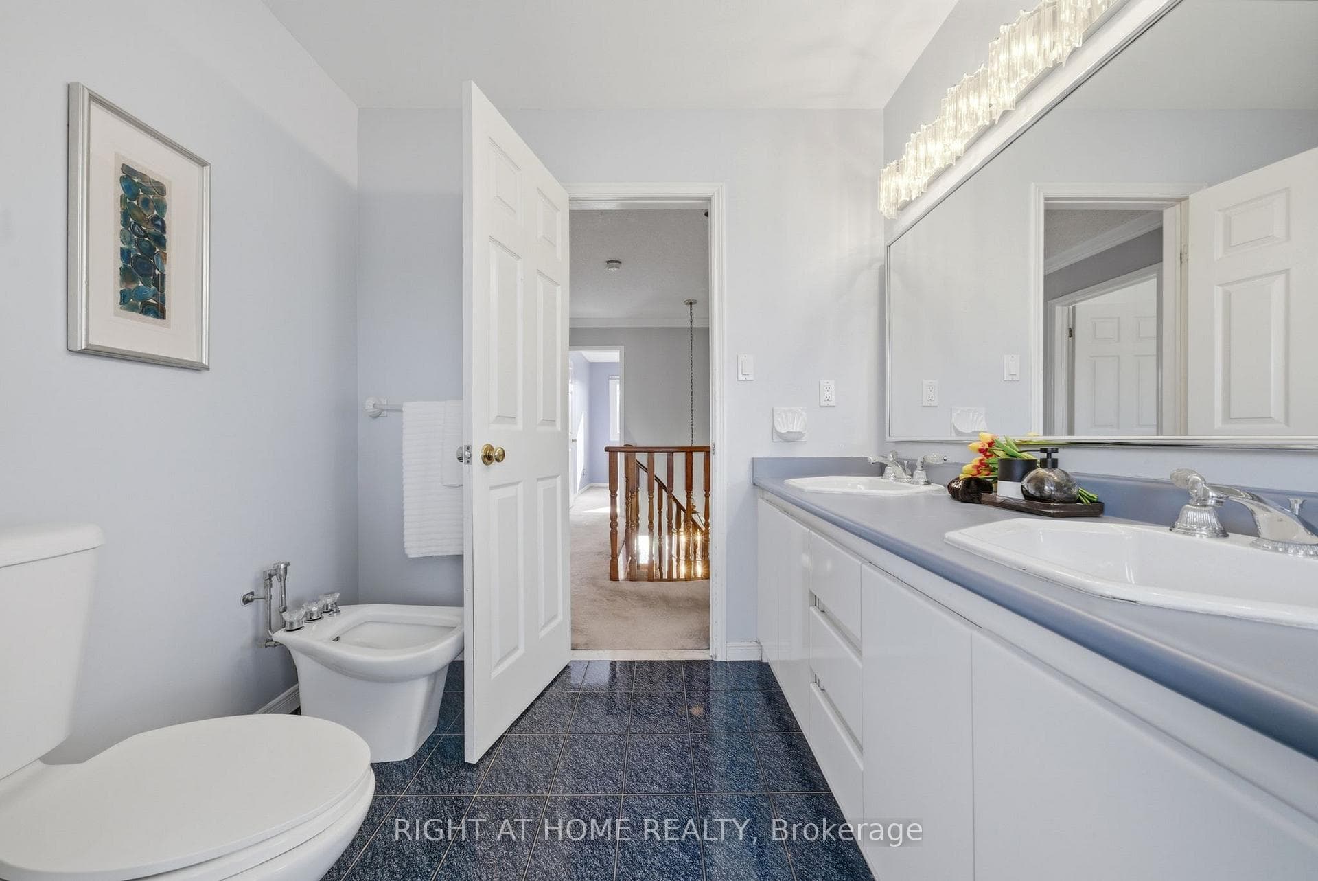 Double sinks and a bidet