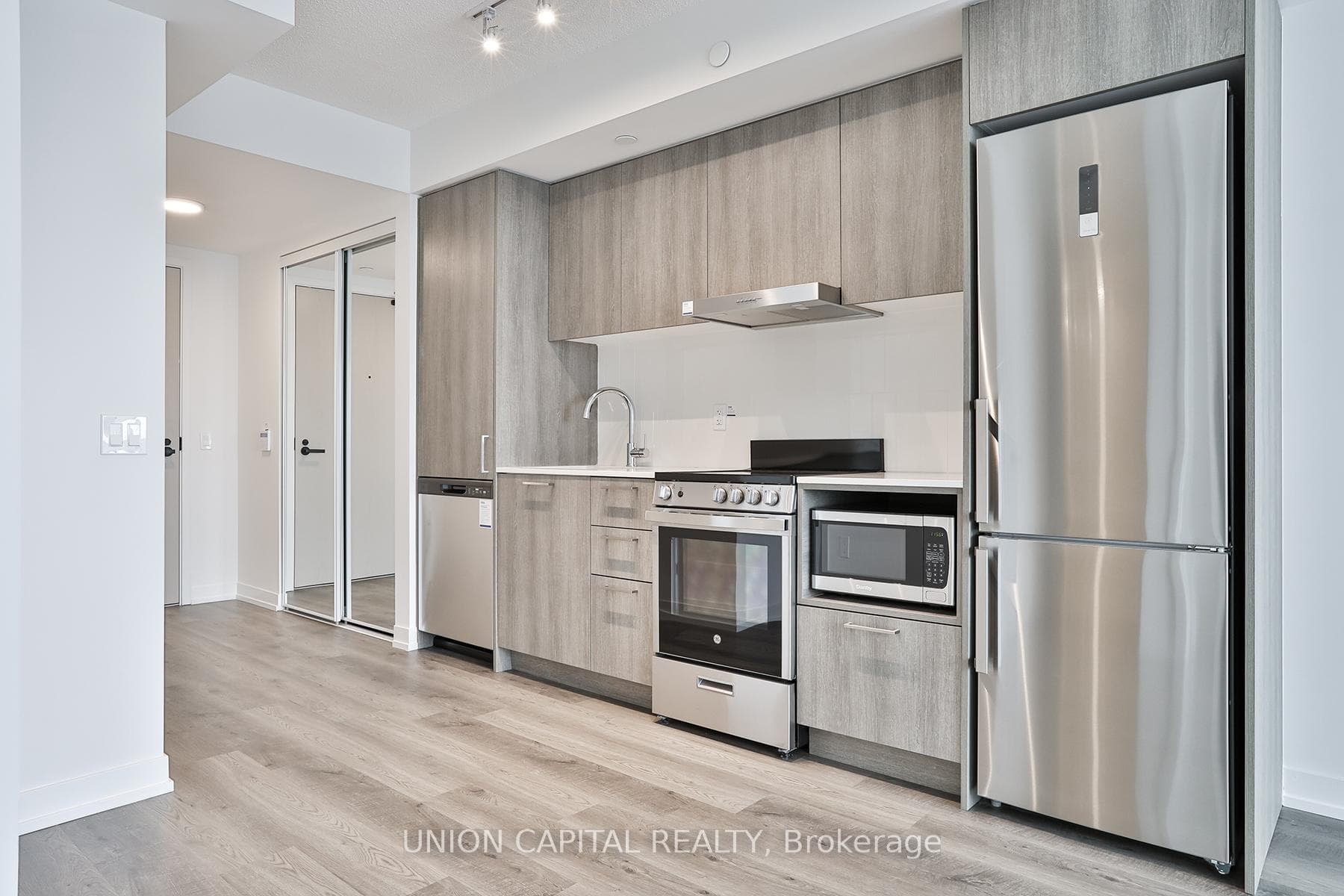 195 Commerce Street Unit 2208 photo 8
