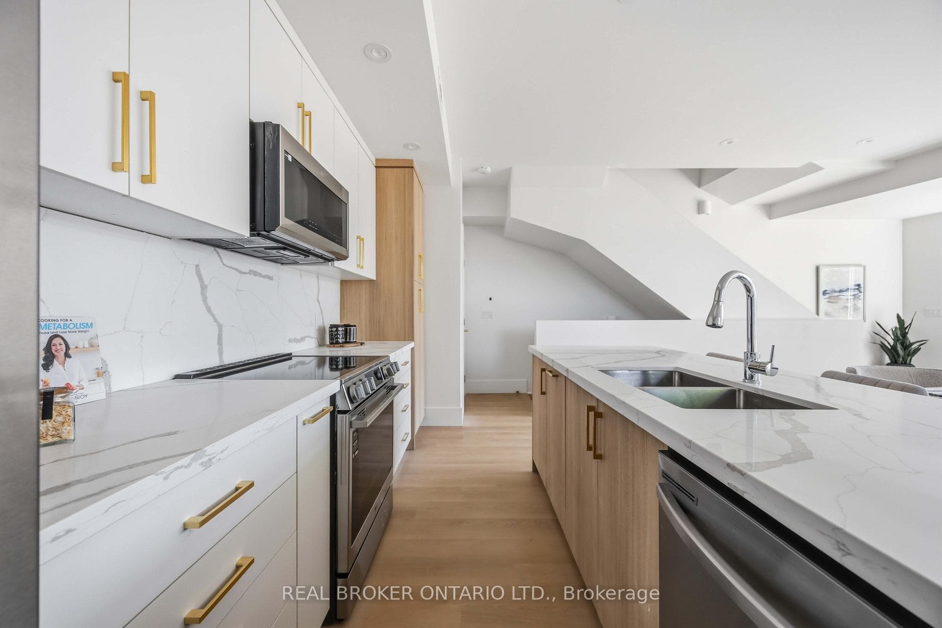 102 Boultbee Avenue Unit D photo 2