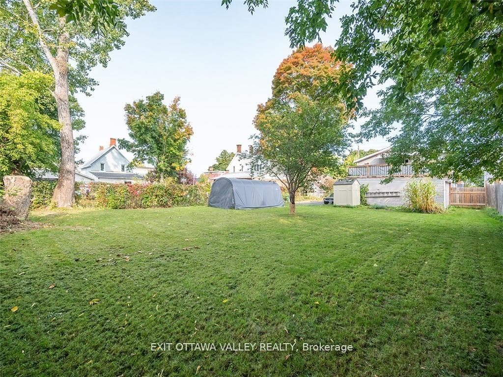 444 Isabella Street photo 3