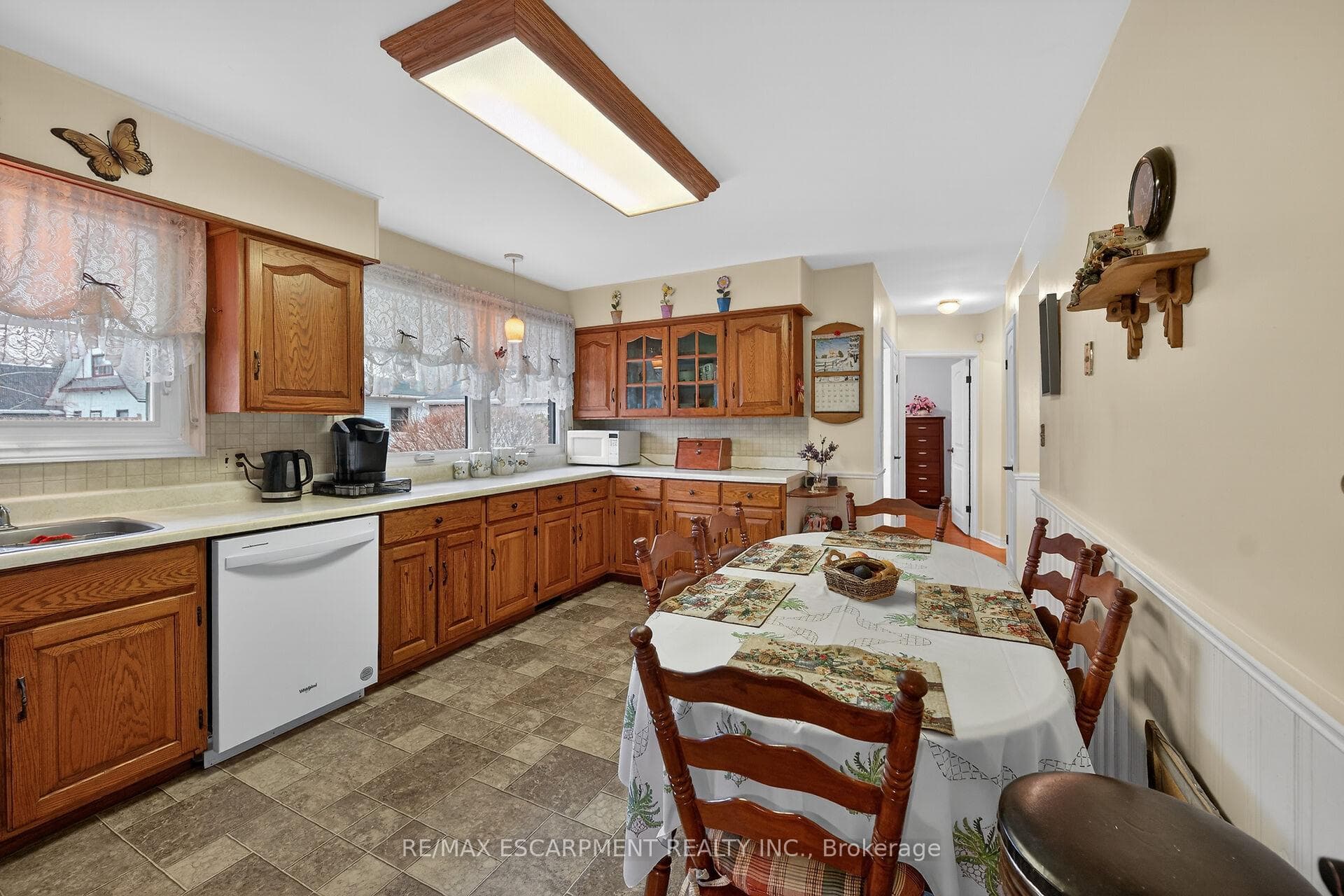 814 CEDAR Street photo 16