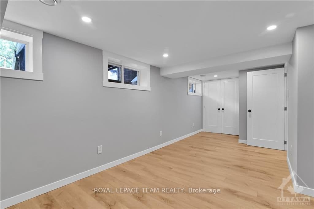 3 FREDERICK Place photo 22