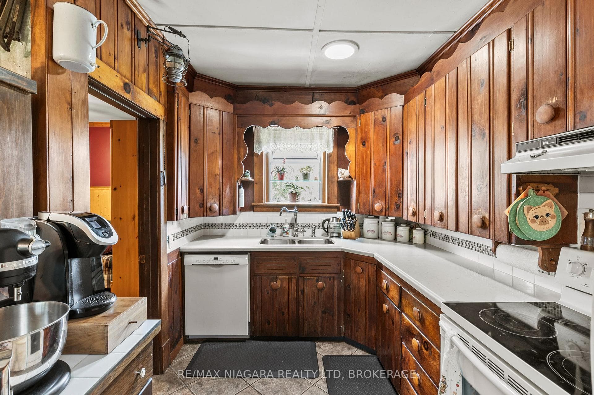3362 Montrose Road photo 16