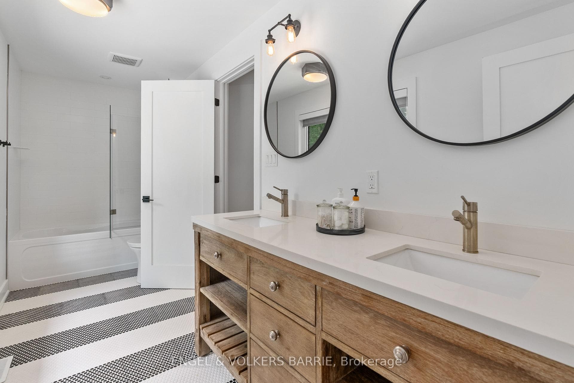 262 Trillium Place photo 31